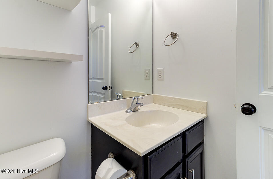 100548182 | Photo 15