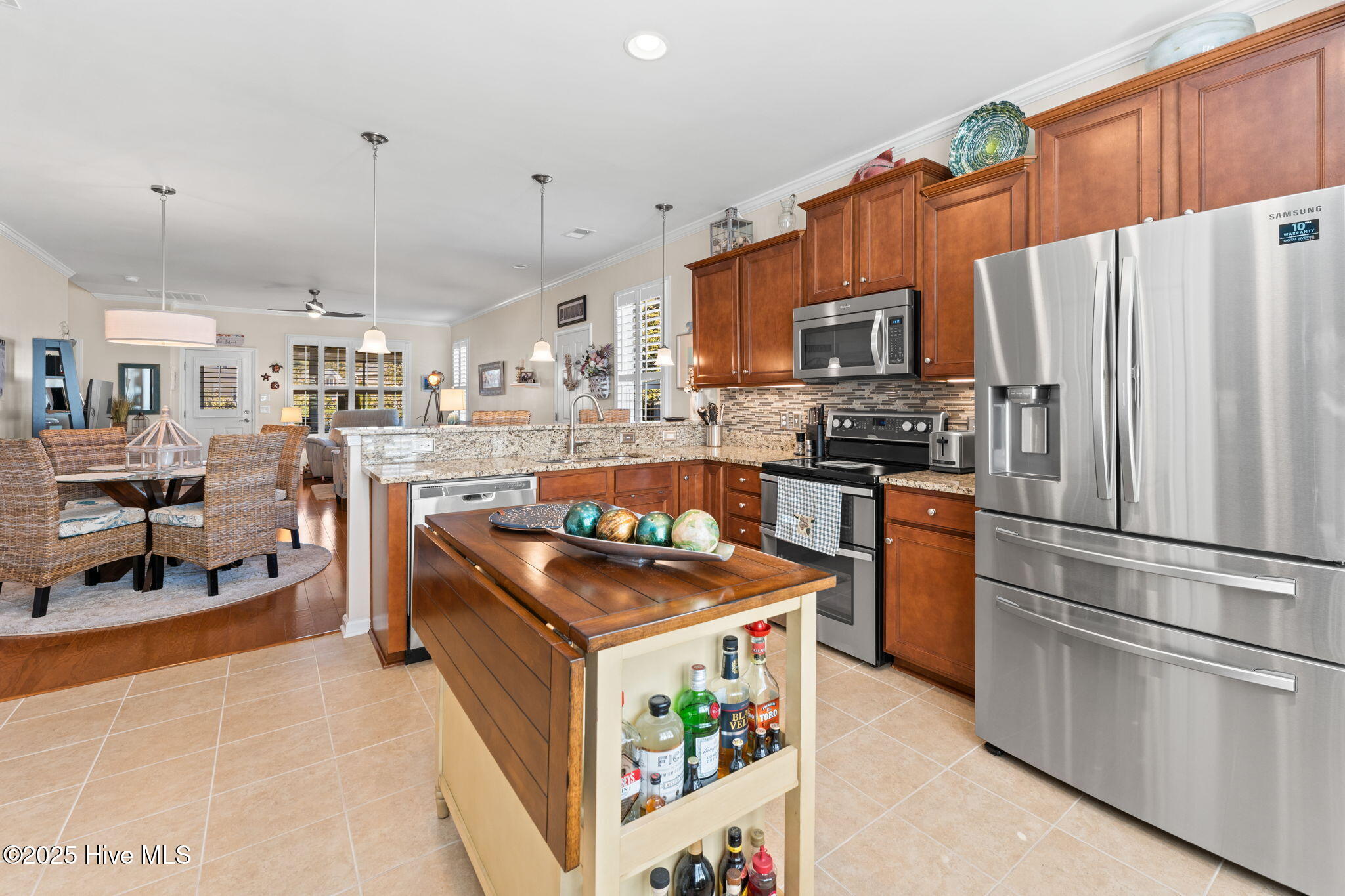 100538371 | Photo 13