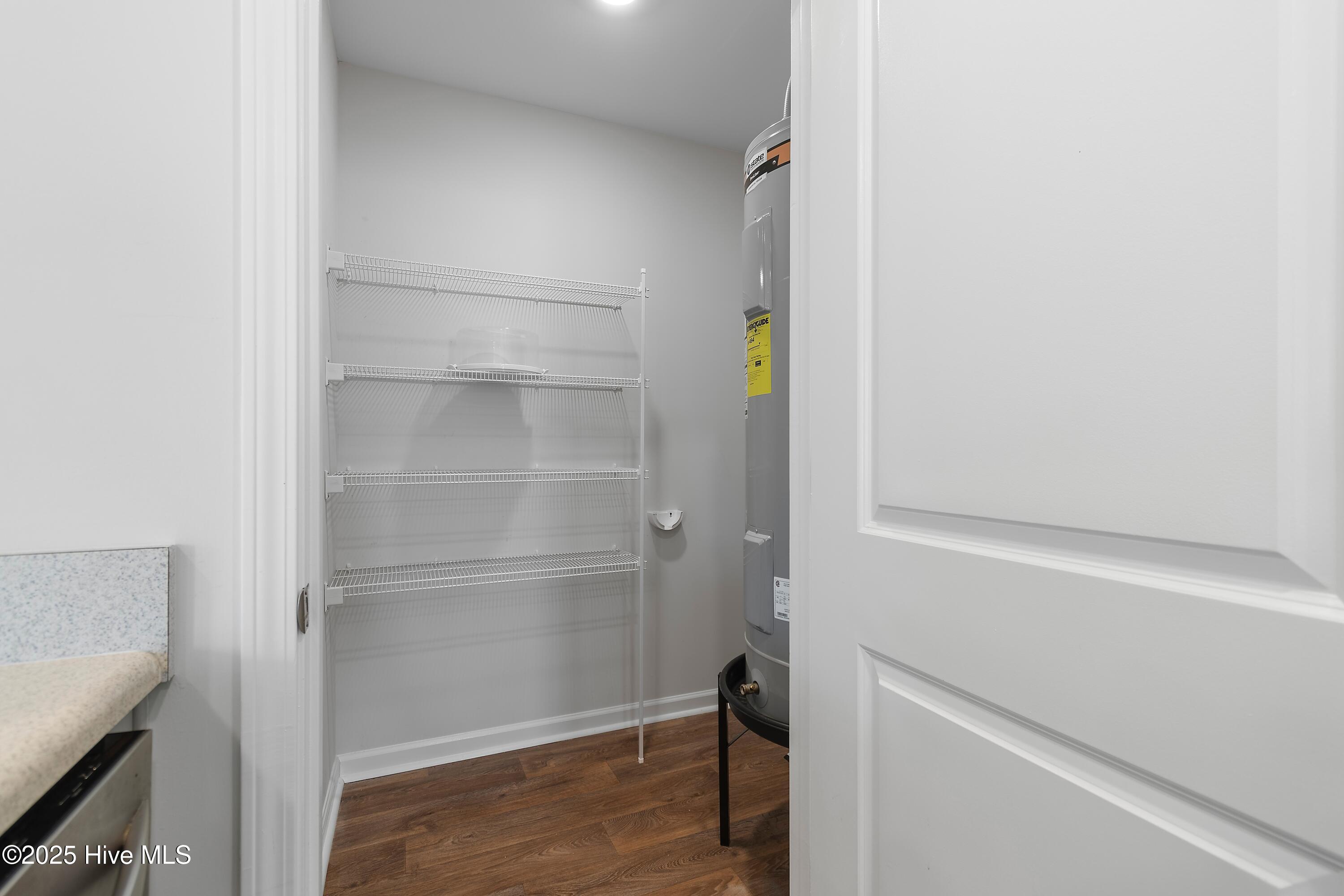 100494043 | Photo 22