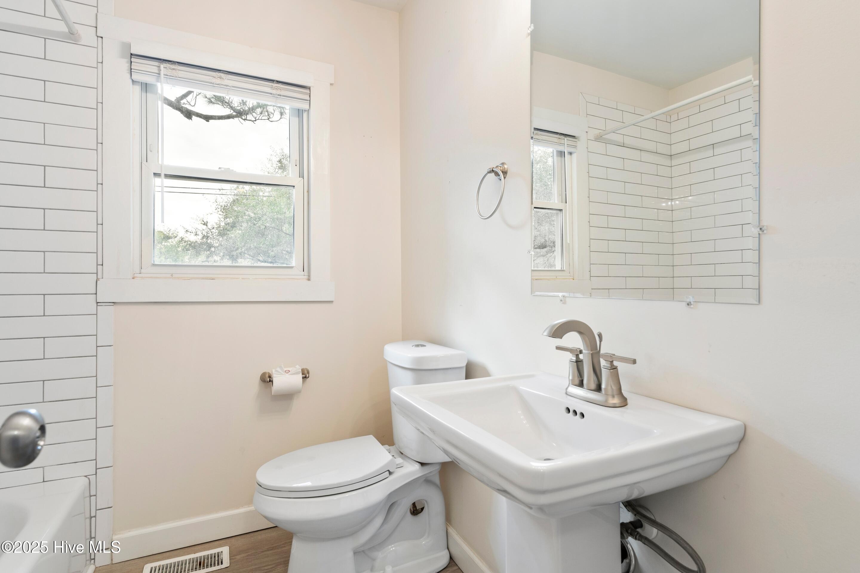 100542682 | Photo 27