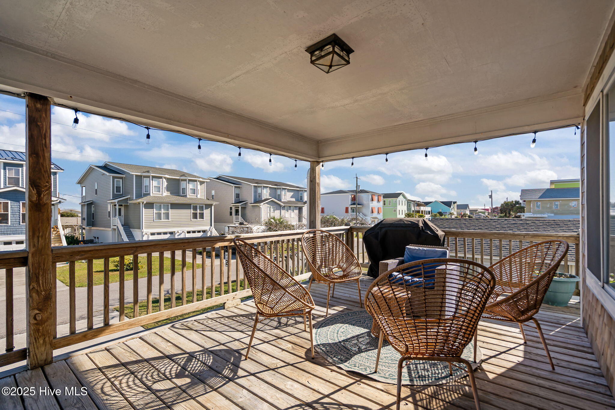 100541863 | Photo 72