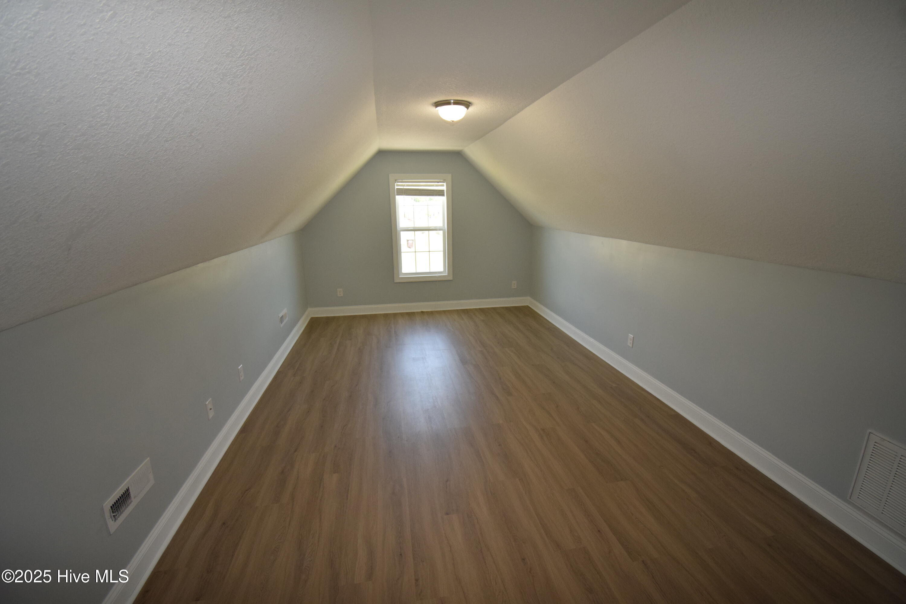 100515544 | Photo 35