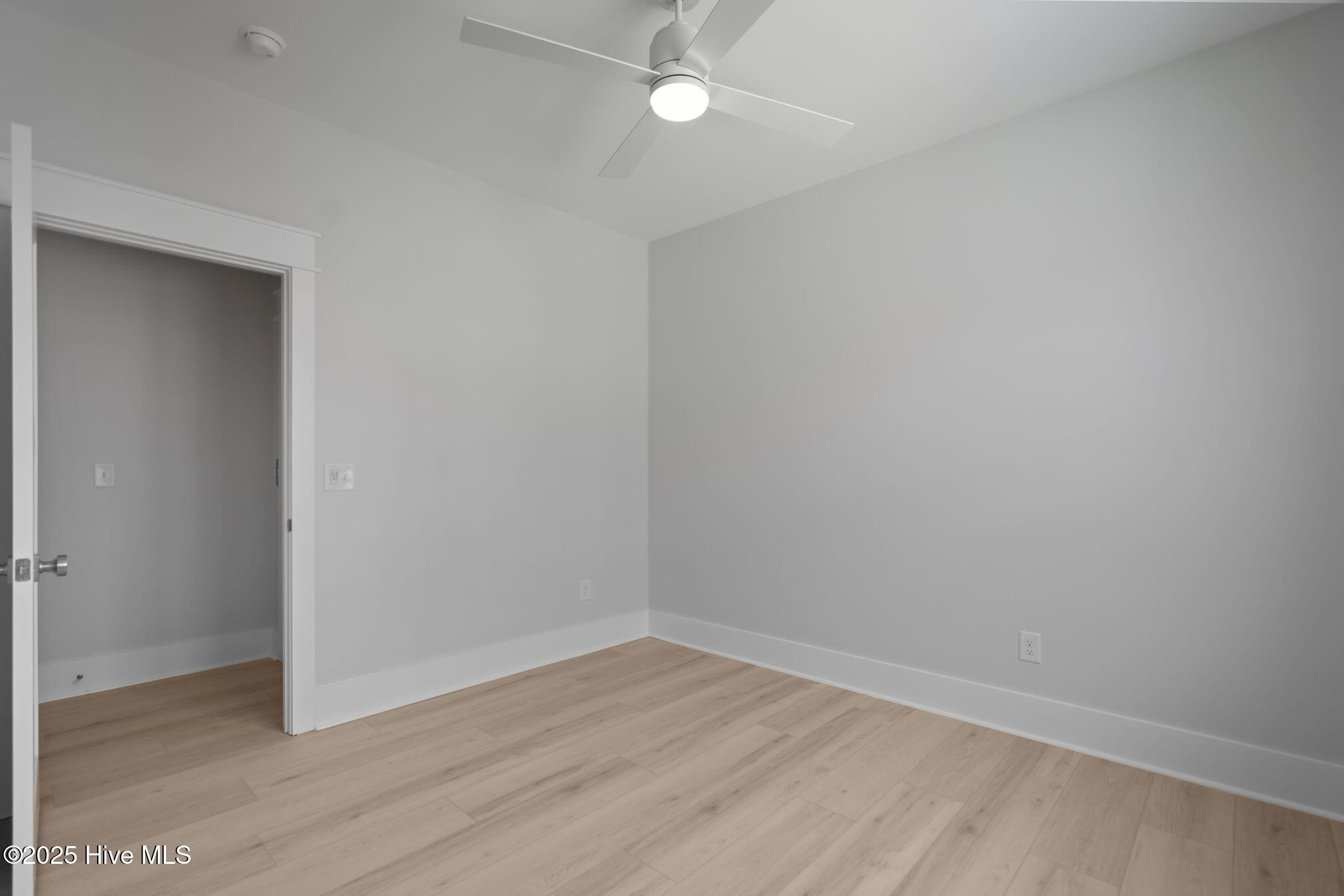 100537879 | Photo 30