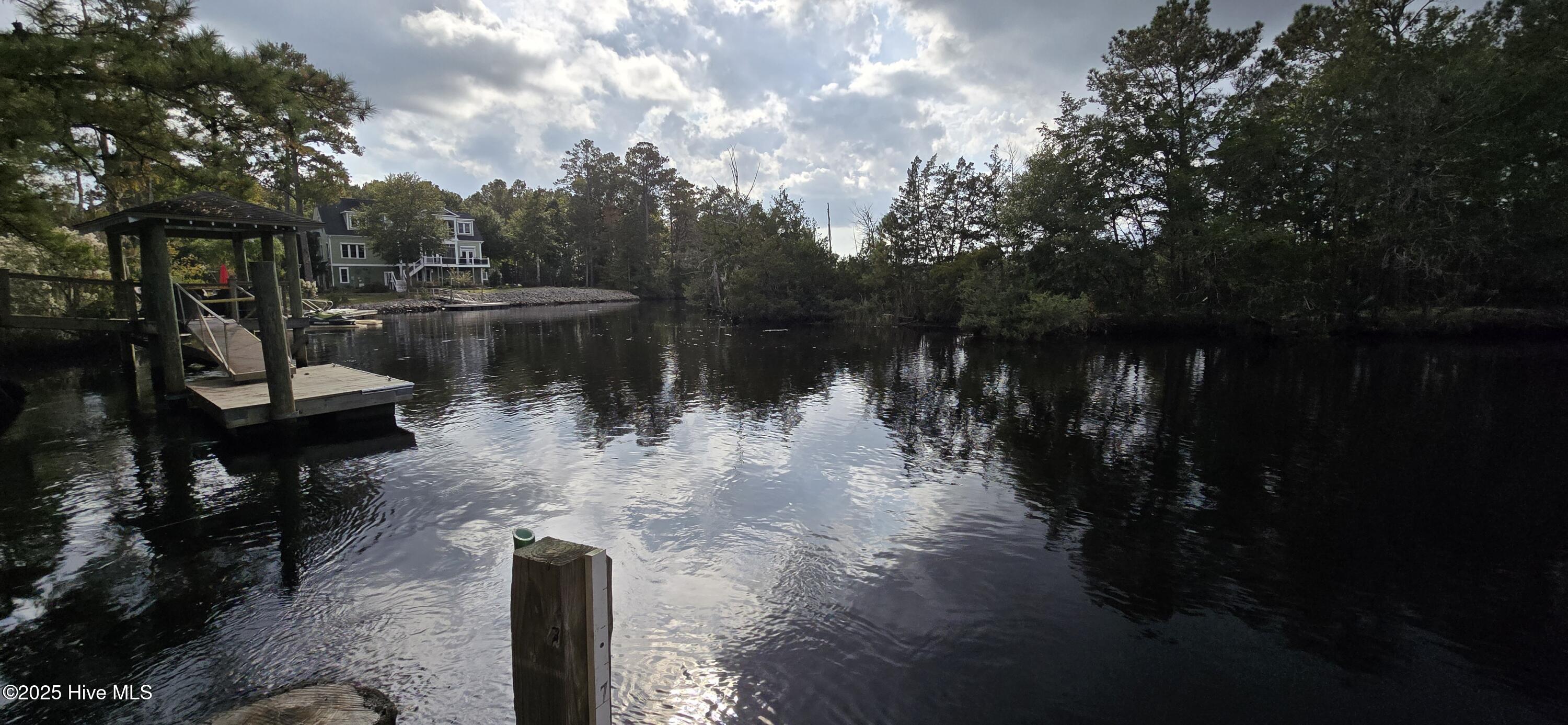 100522930 | Photo 14