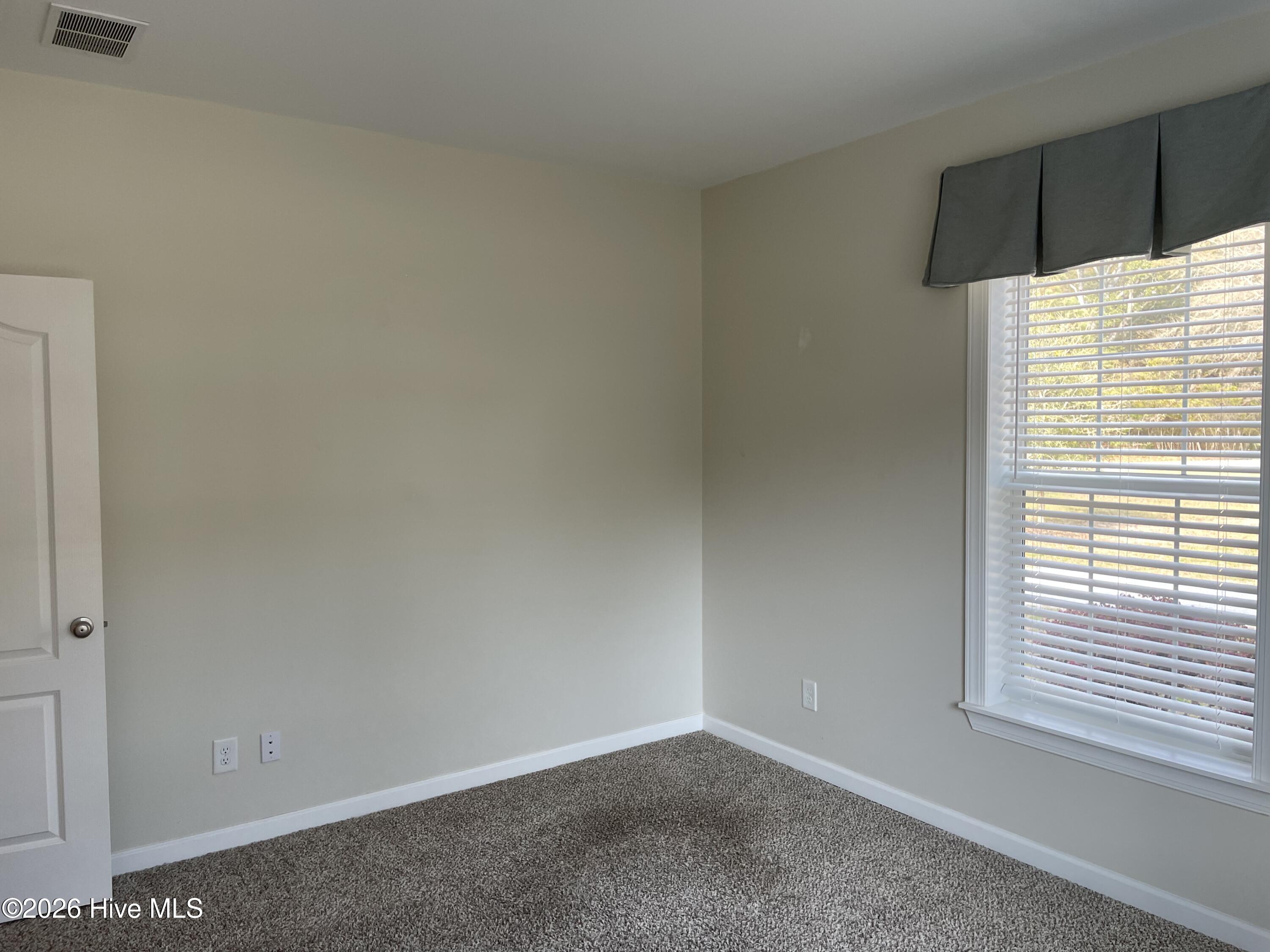 100568375 | Photo 28