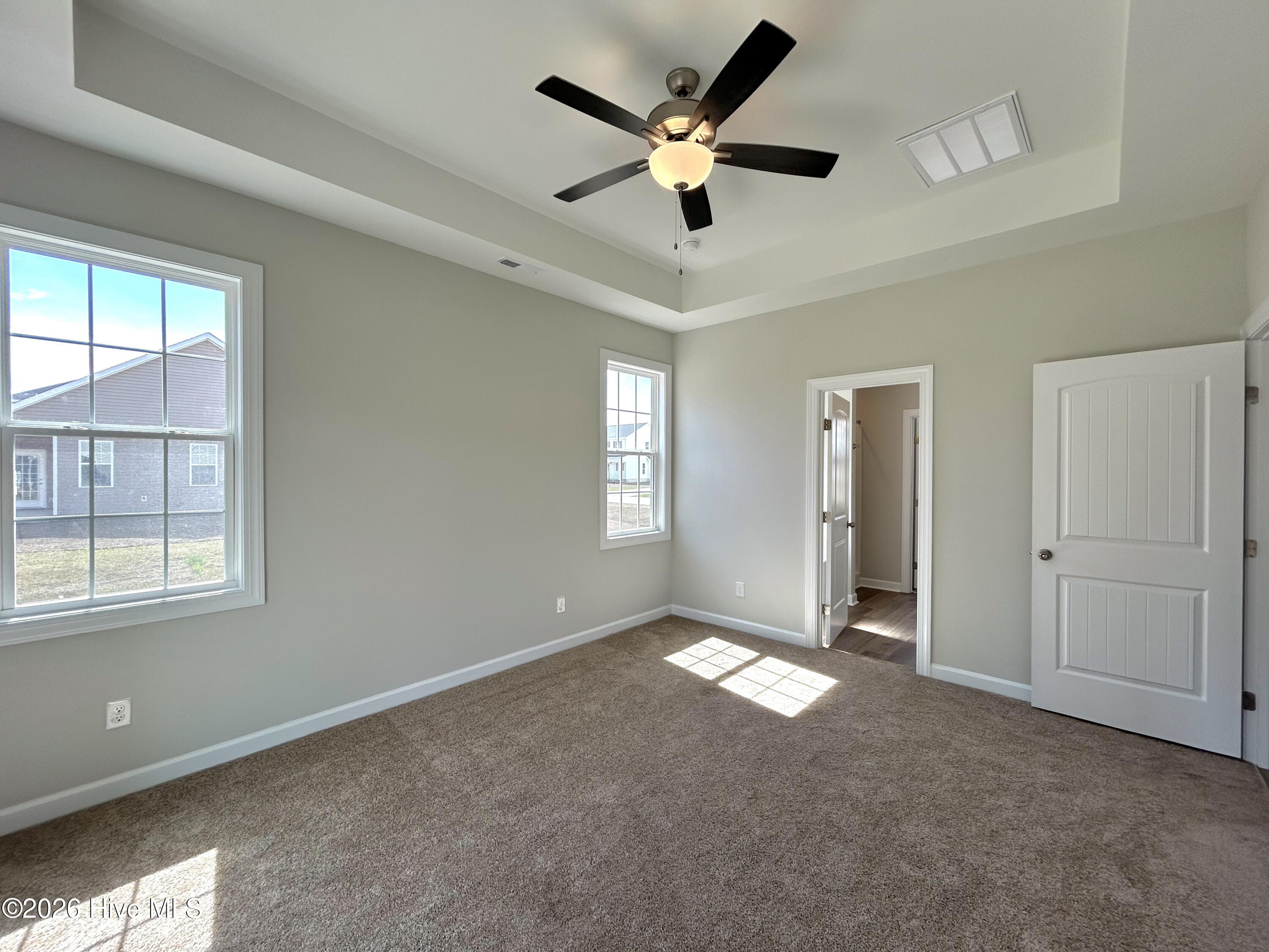 100560362 | Photo 31