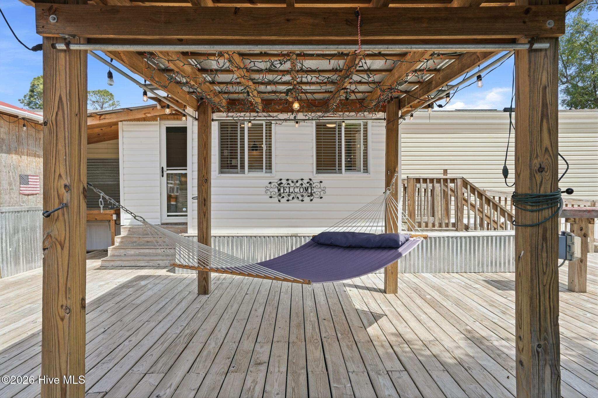 100570161 | Photo 23