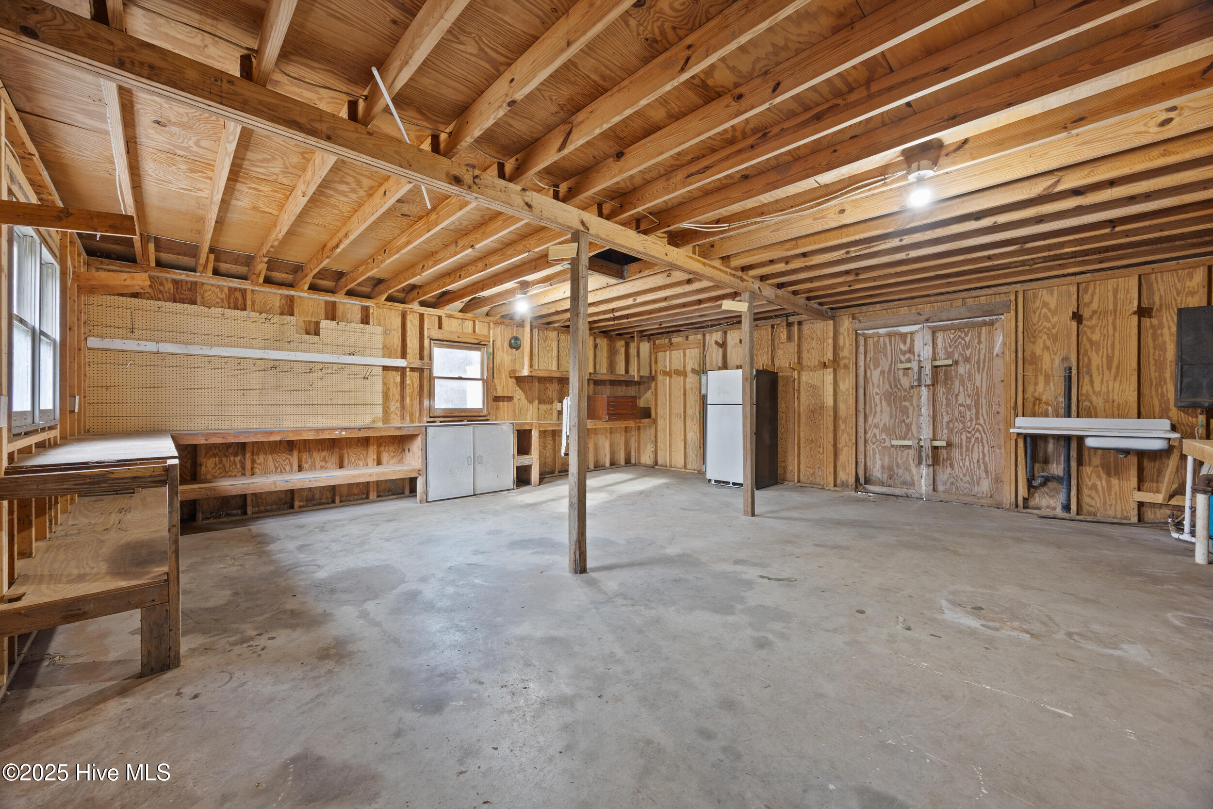 100546833 | Photo 32