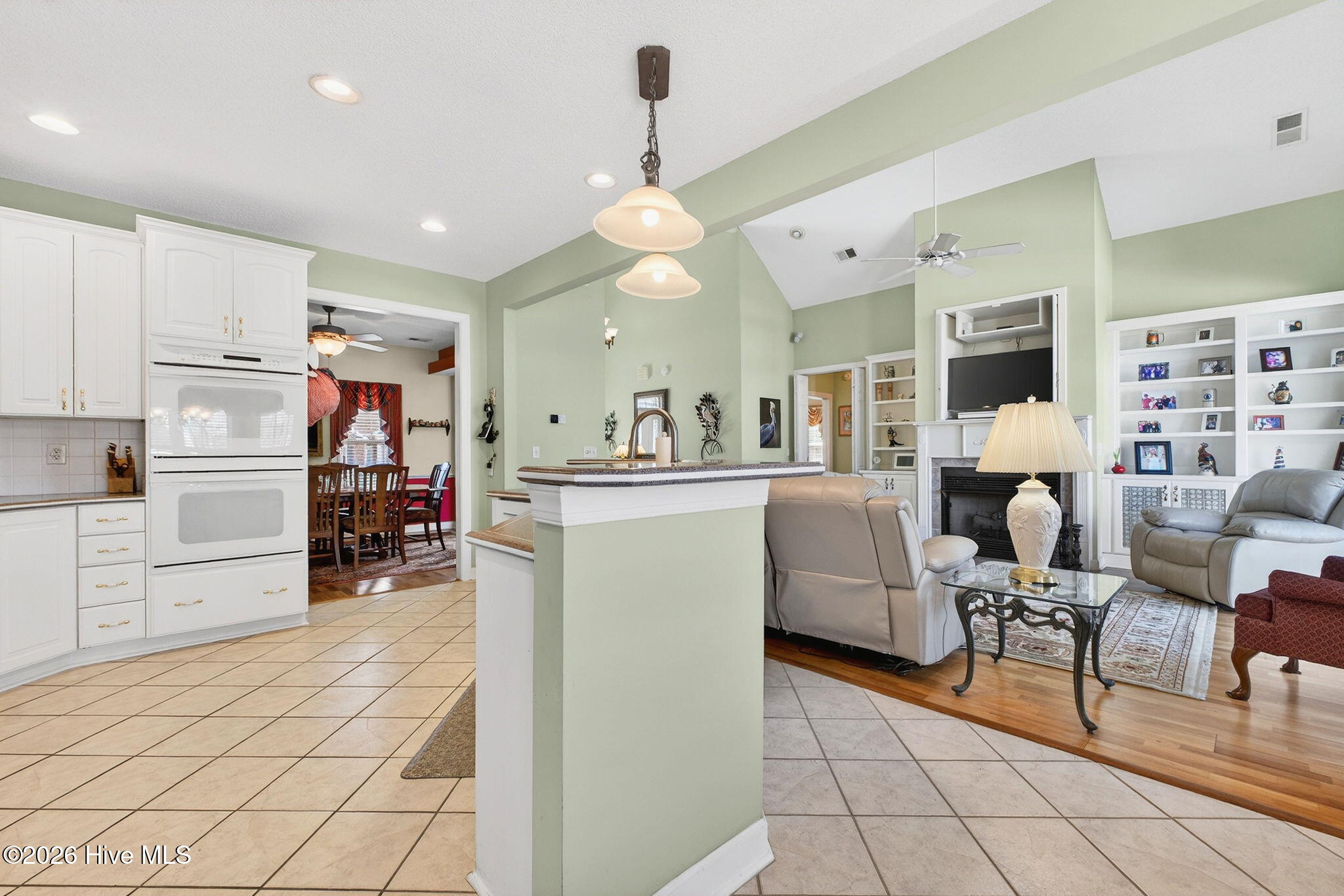 100557579 | Photo 14