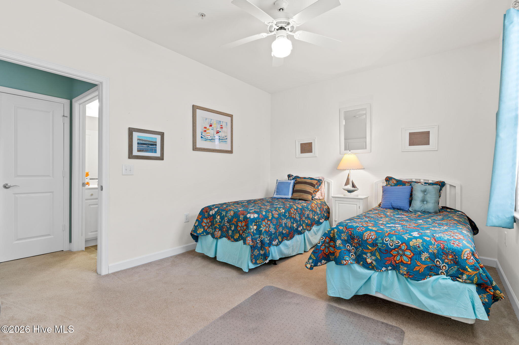 100548351 | Photo 31