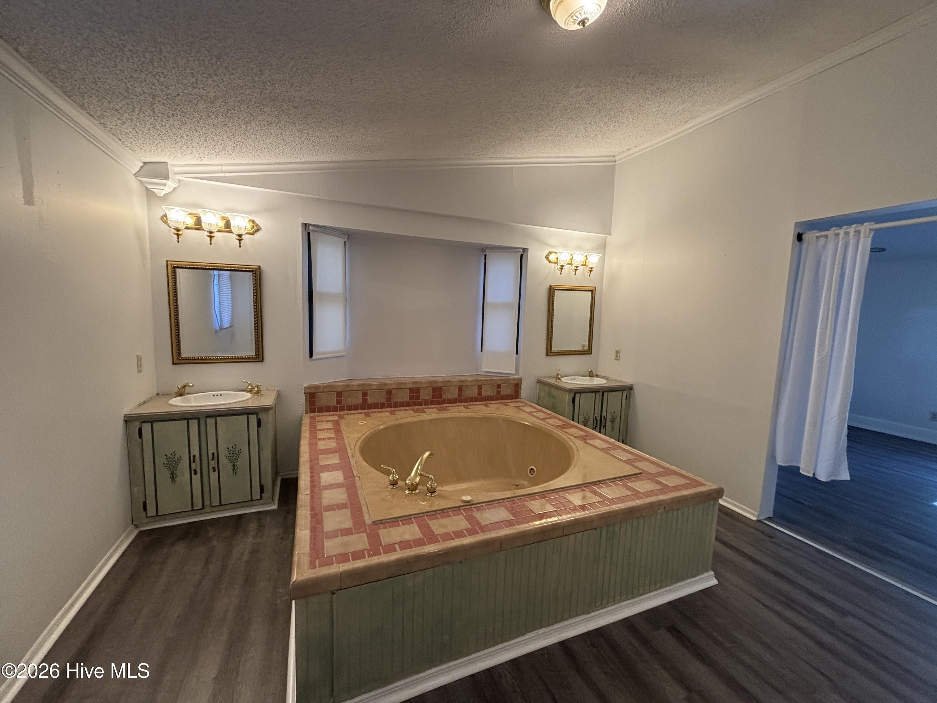 100562125 | Photo 14