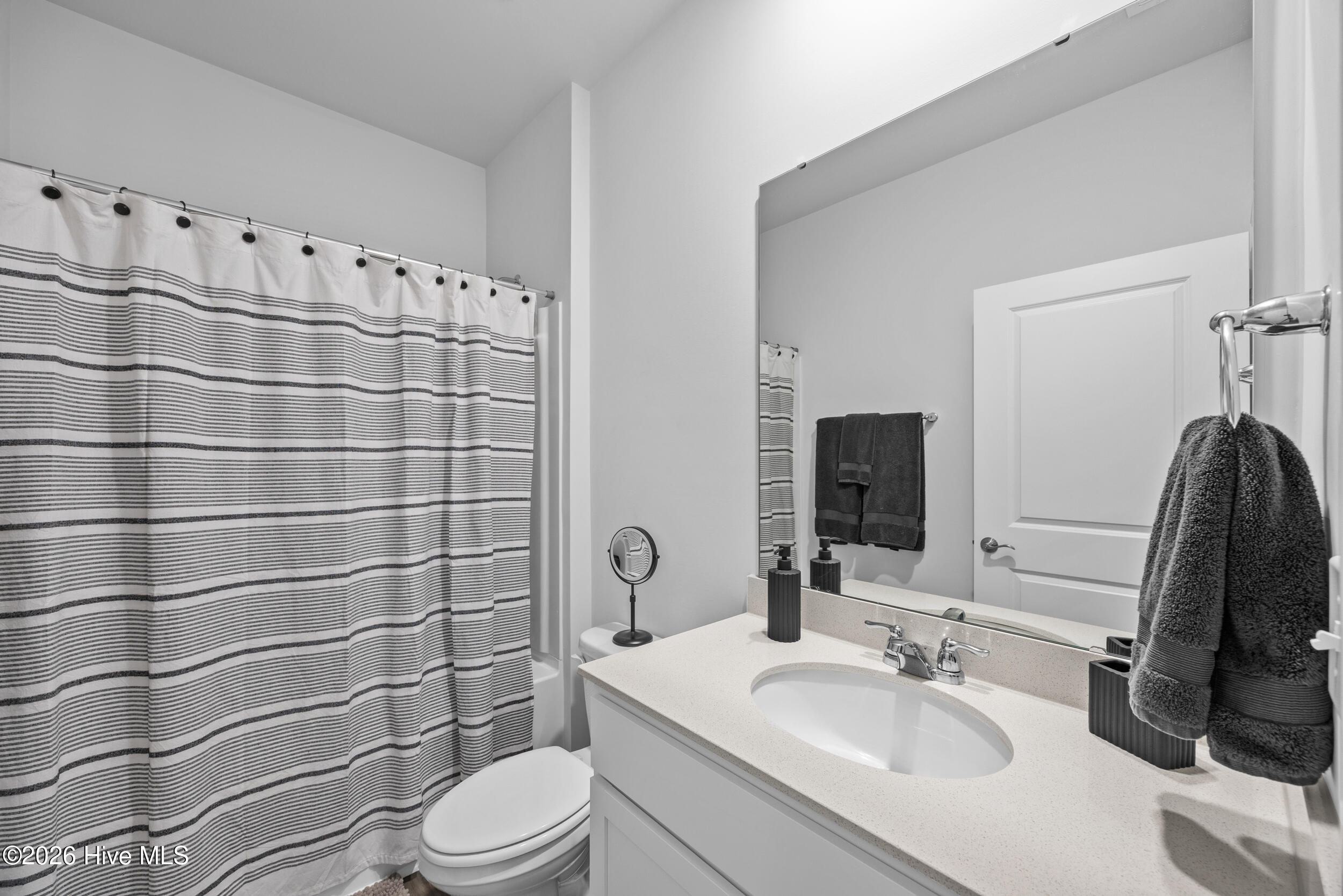 100566801 | Photo 17