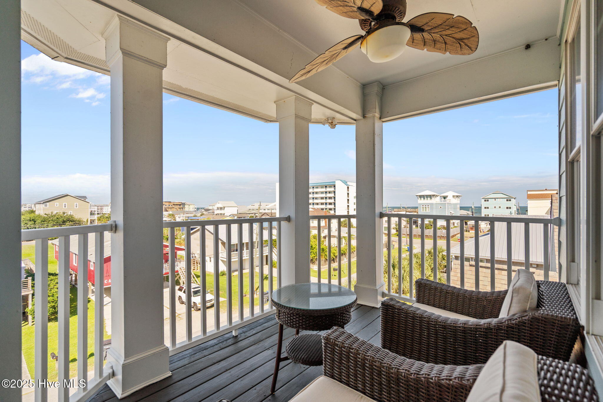 100528642 | Photo 27