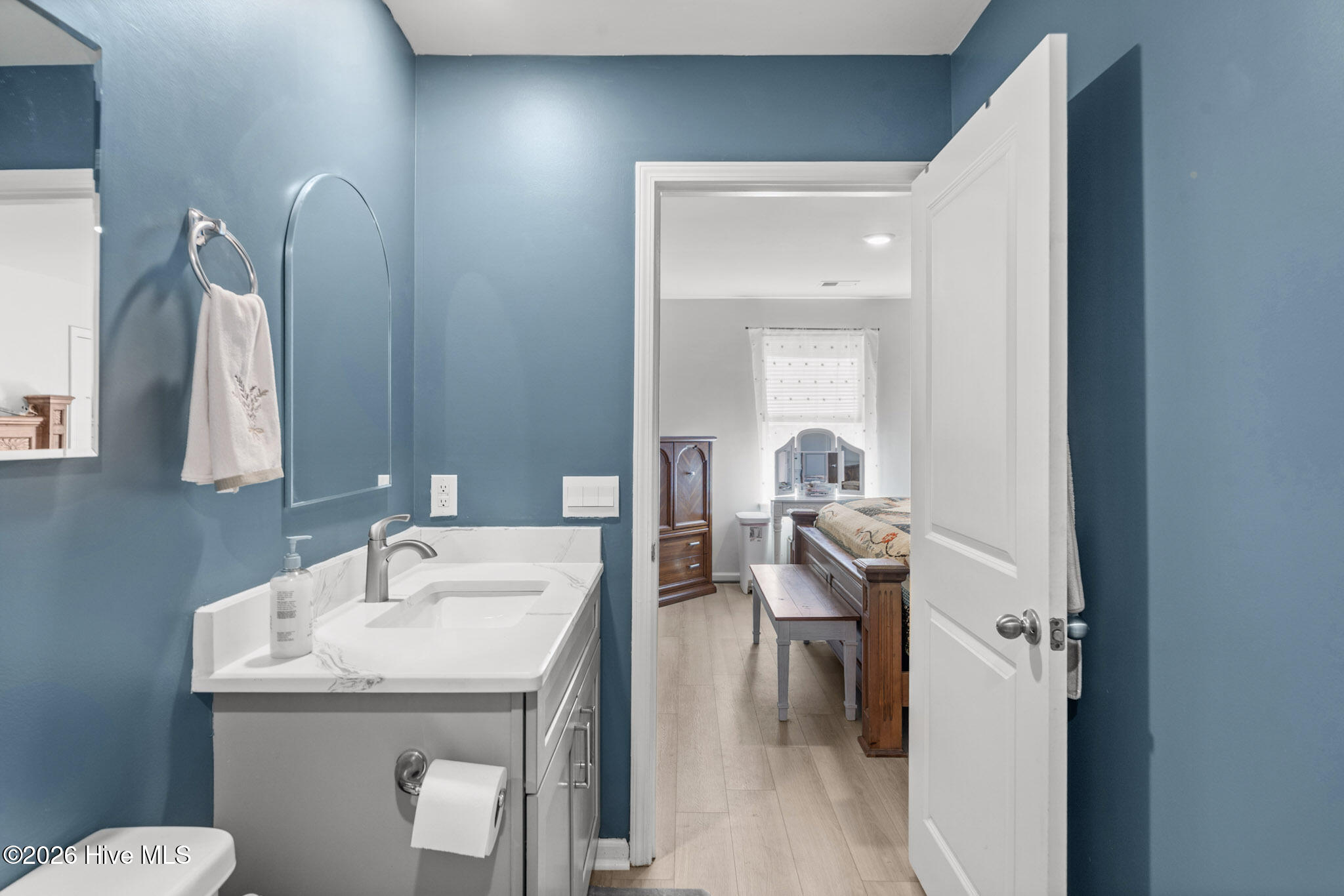 100566662 | Photo 49