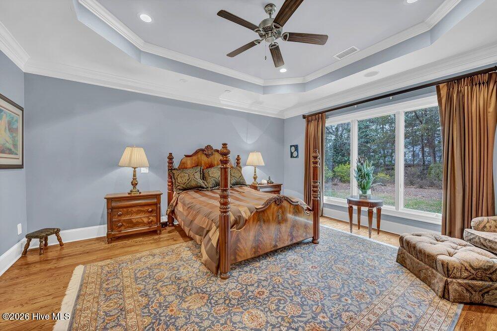 100557669 | Photo 25