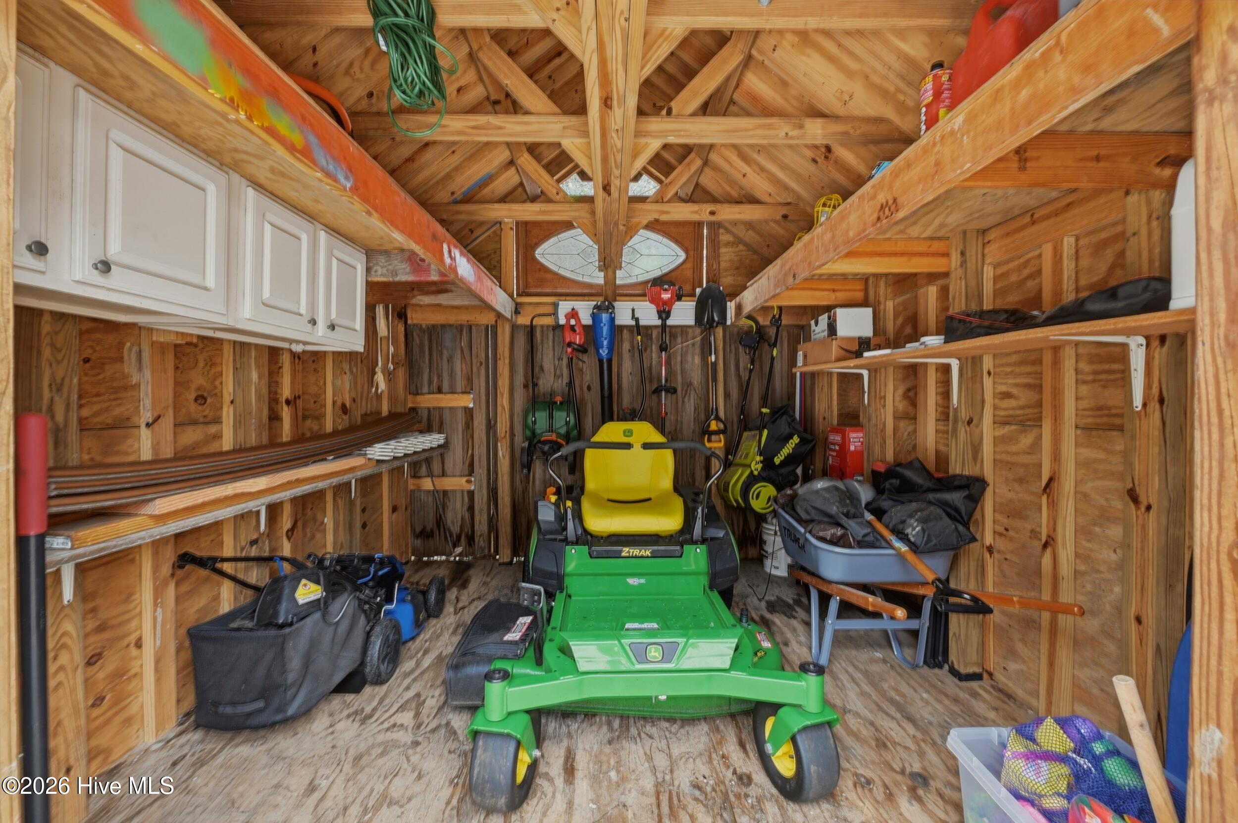 100556453 | Photo 44