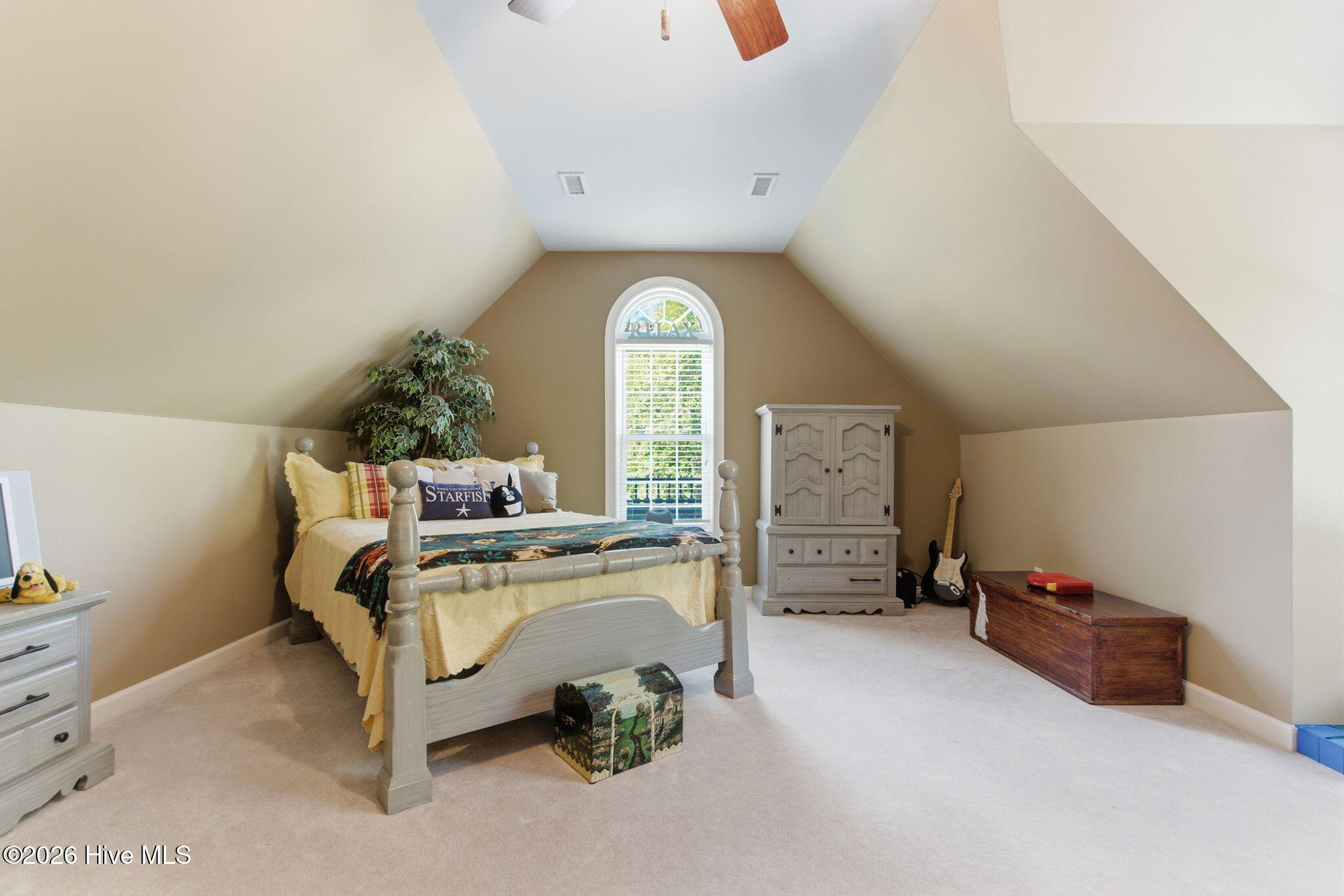 100570615 | Photo 39