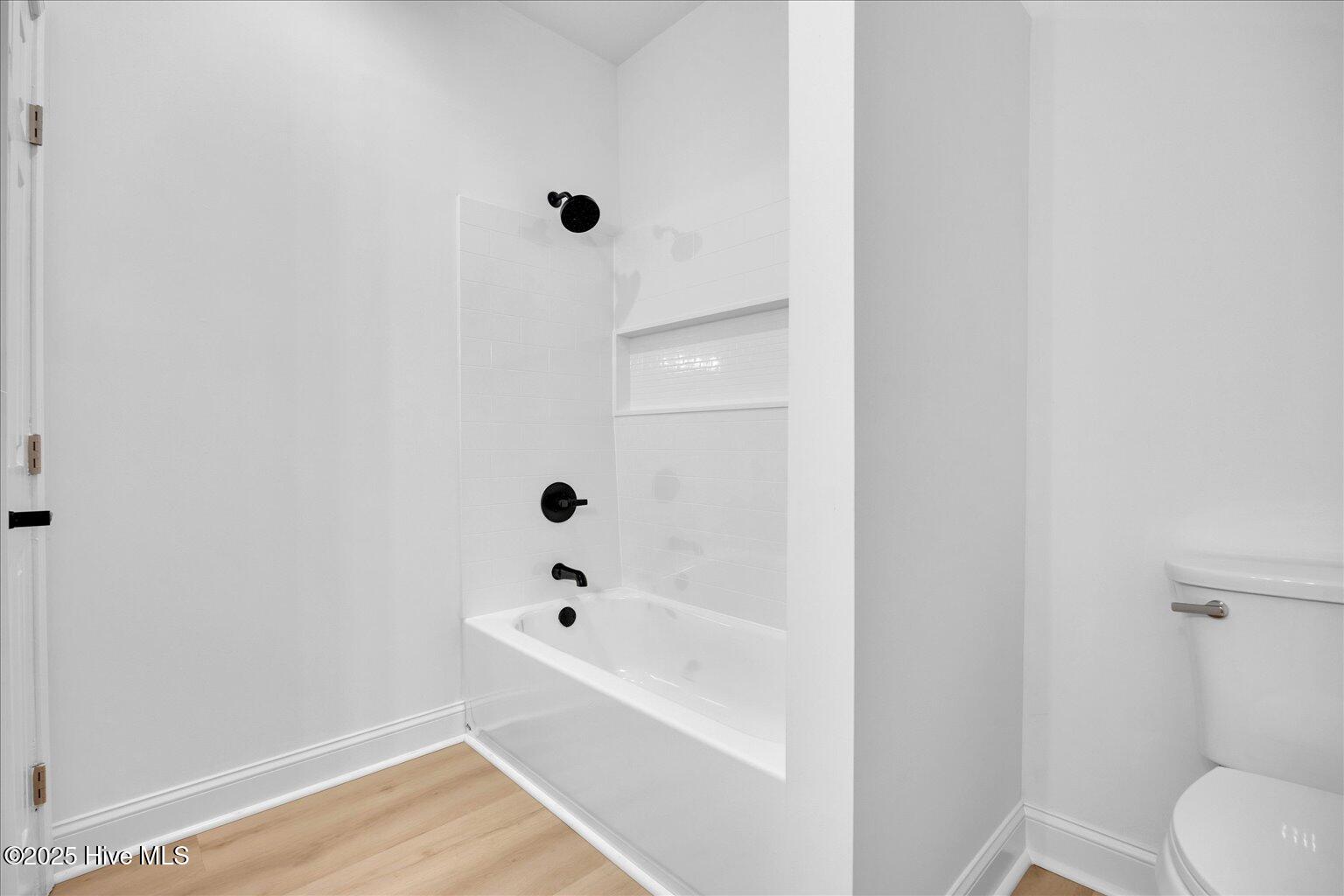 100545329 | Photo 25