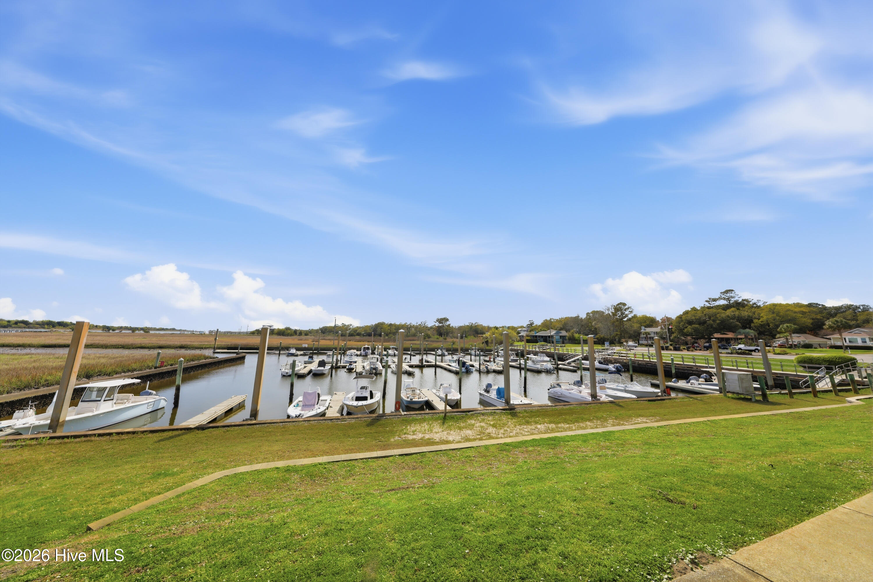 100561627 | Photo 51