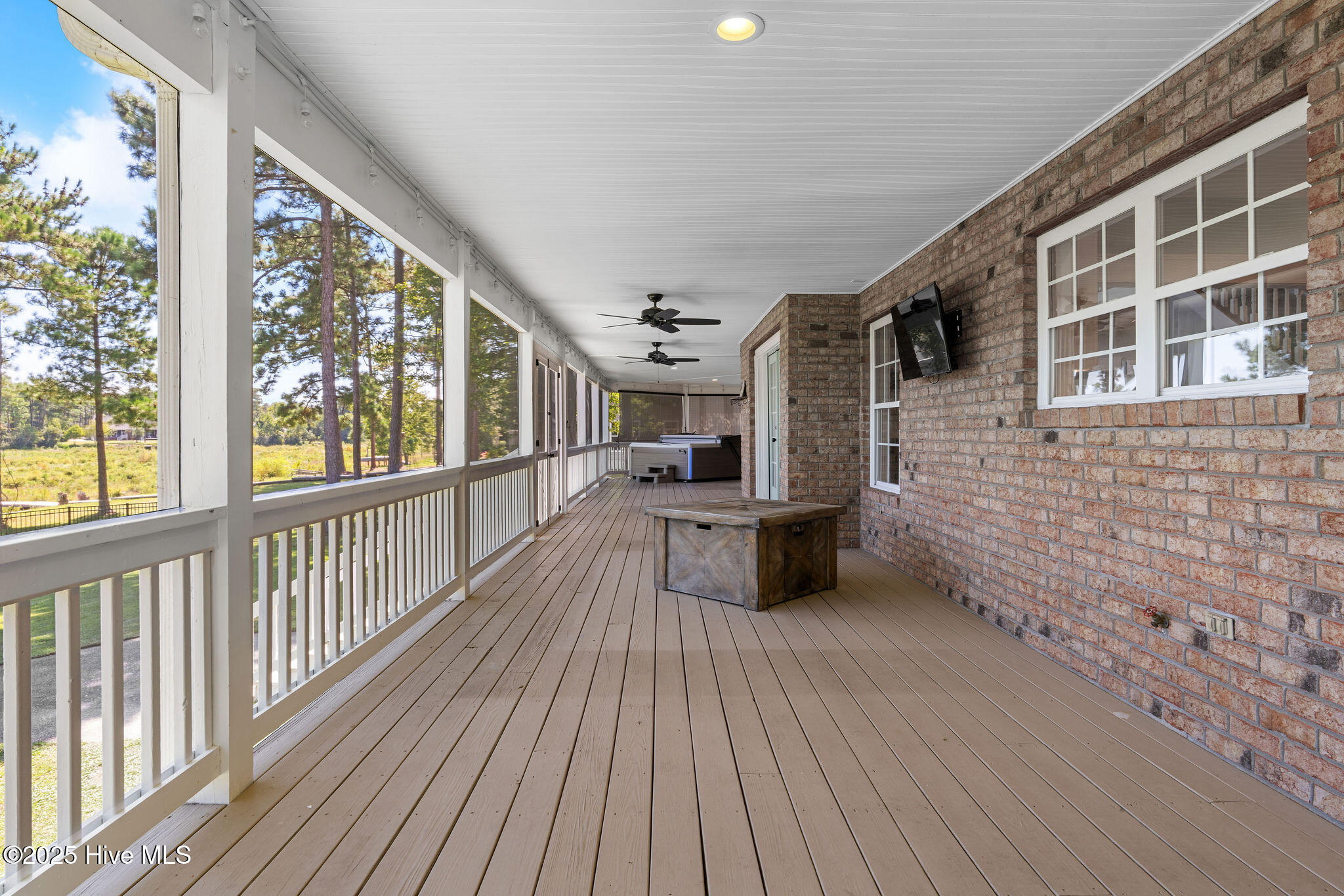 100526729 | Photo 79