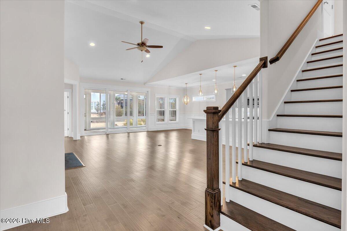 100548797 | Photo 27