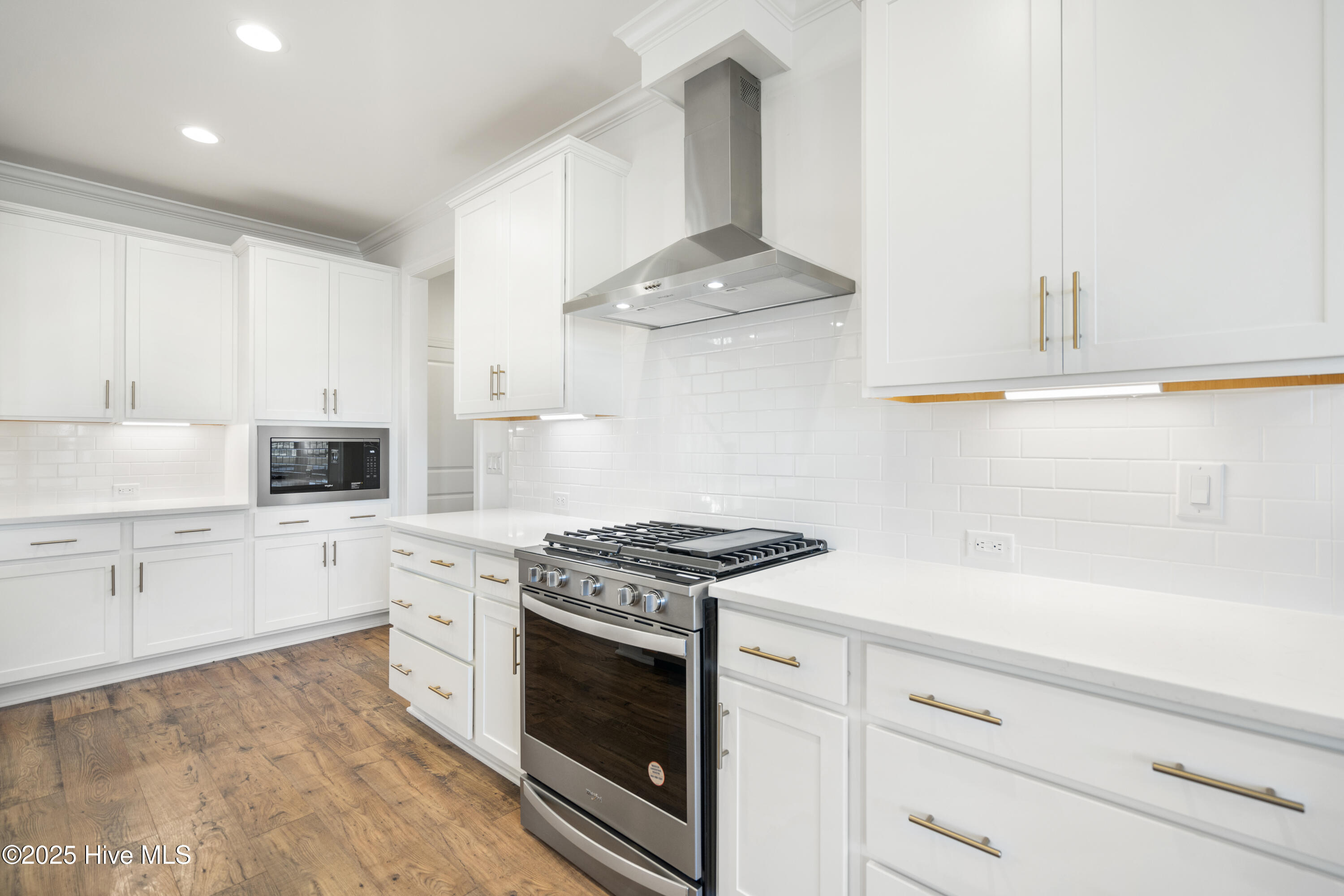 100493135 | Photo 20