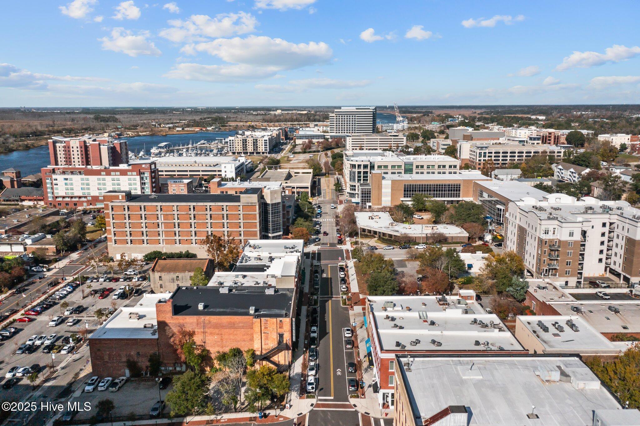 100543966 | Photo 46