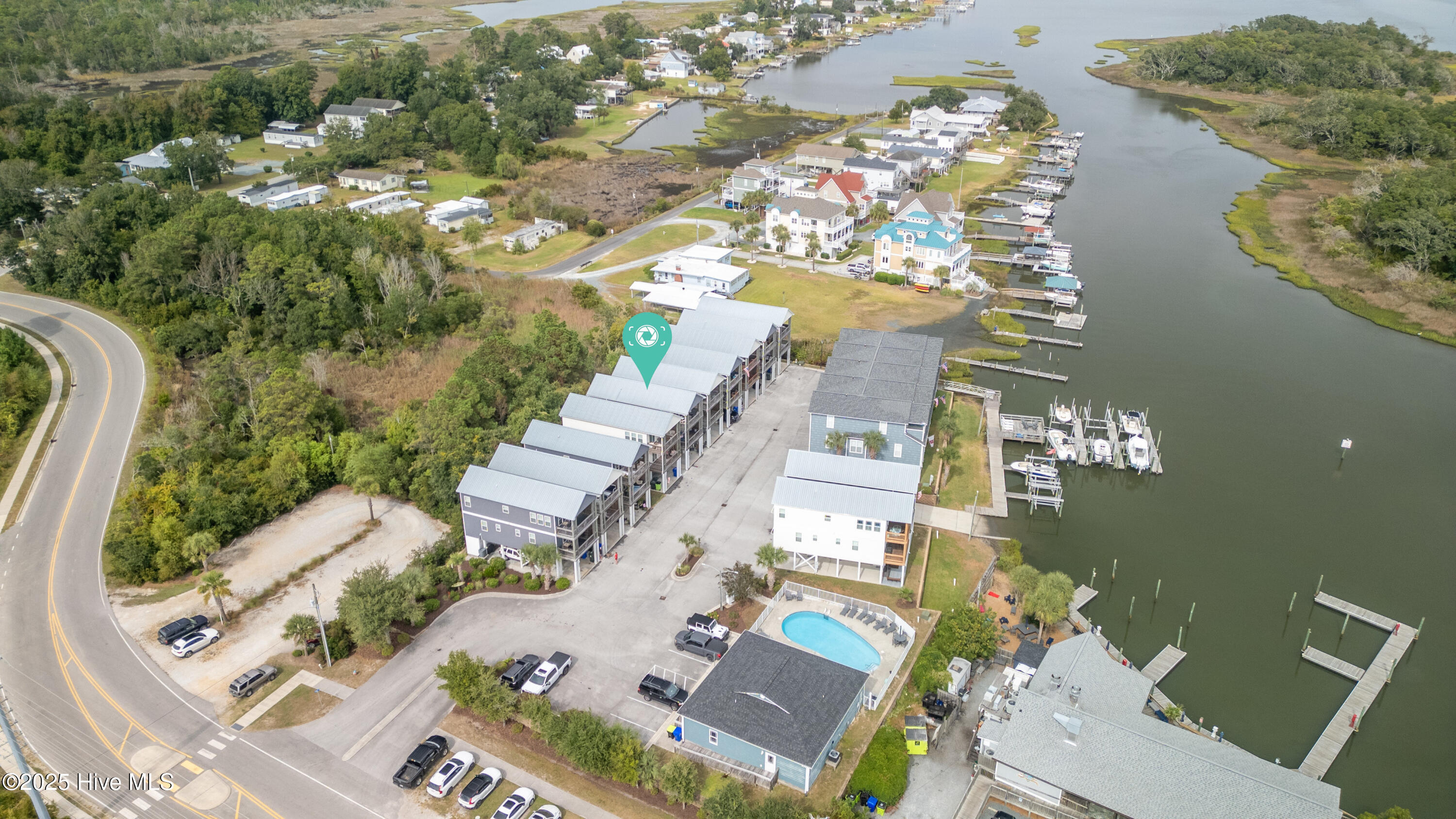 100532685 | Photo 63