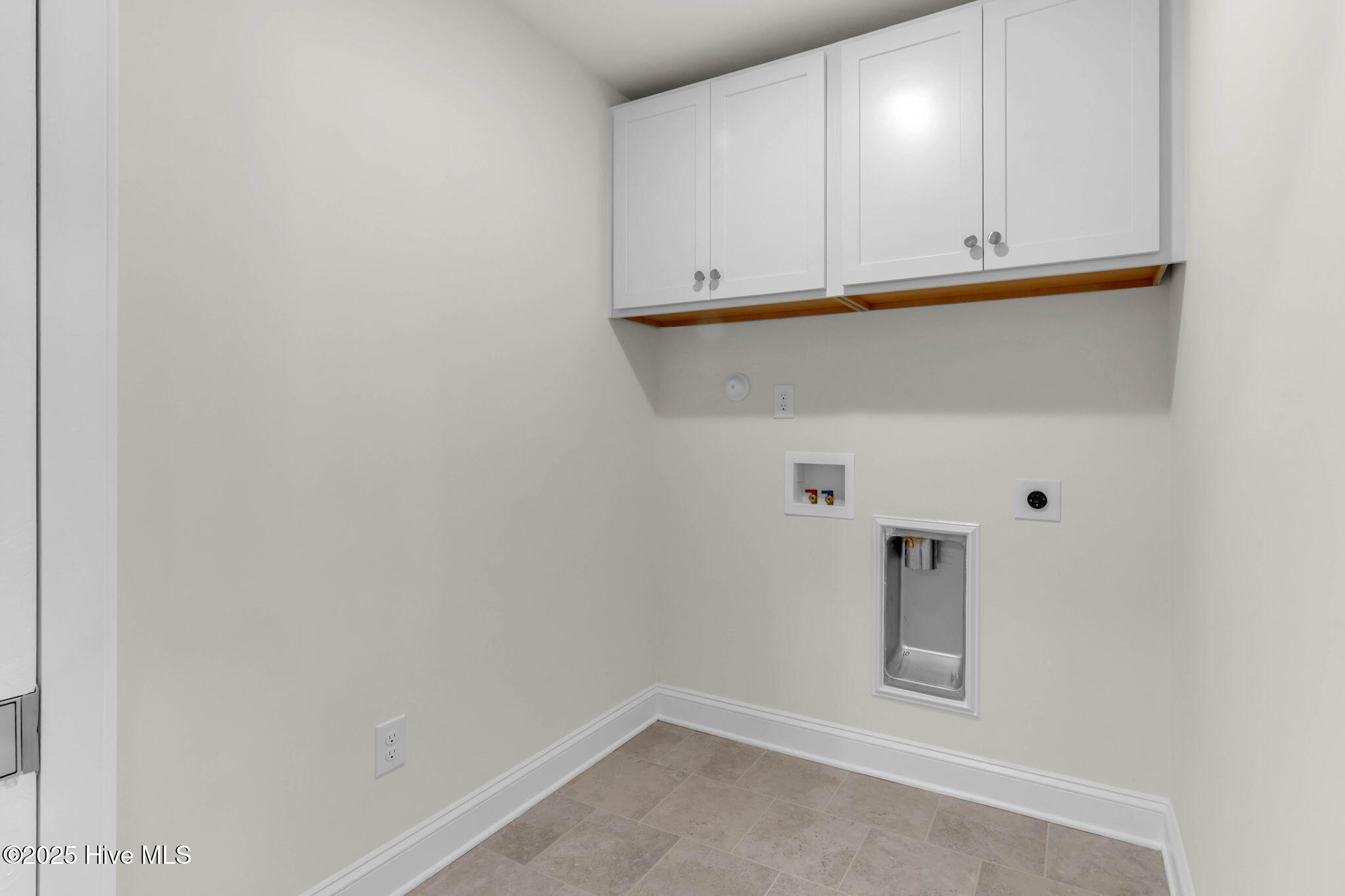 100543605 | Photo 30