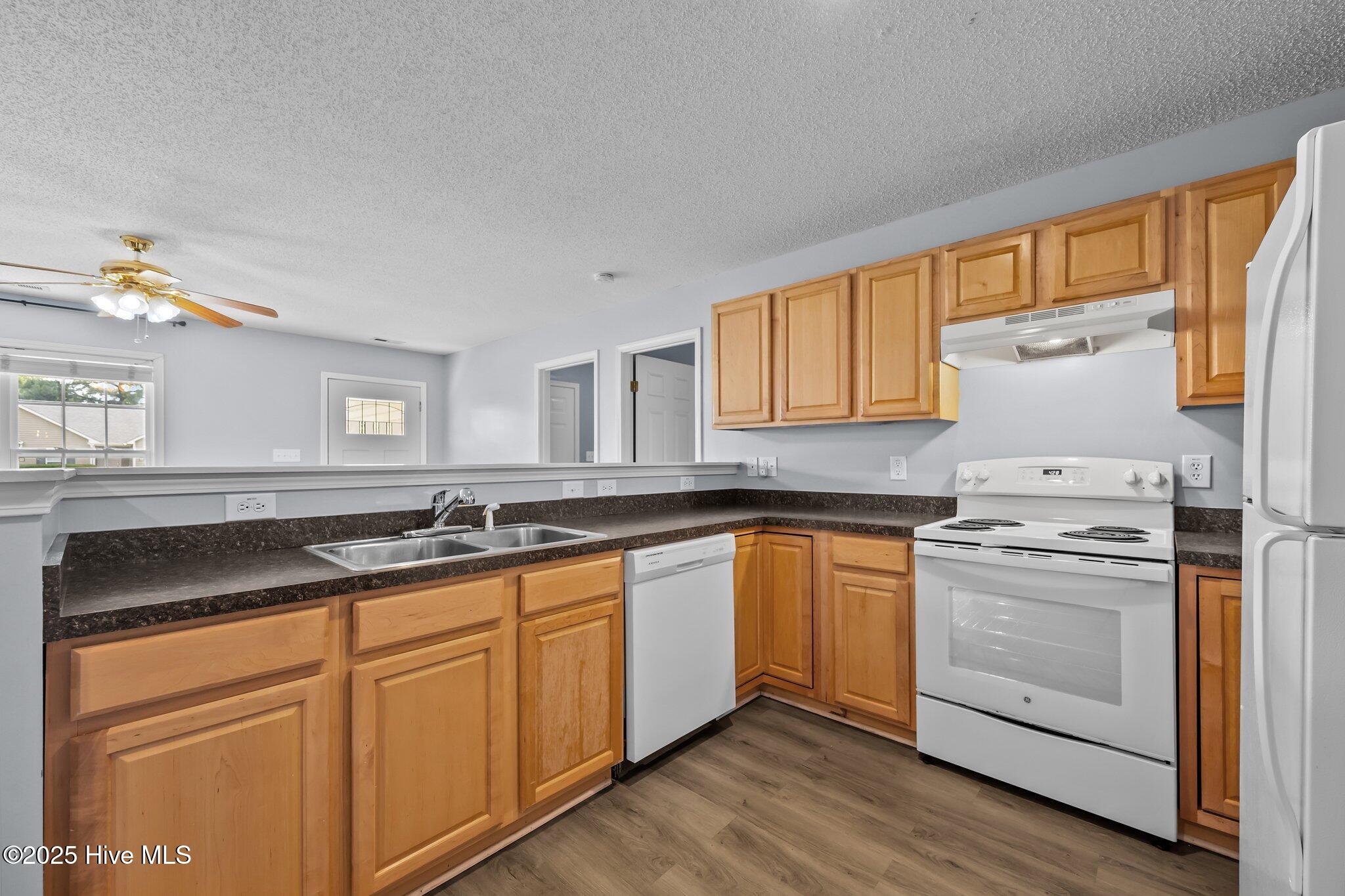 112 Fodder Drive, Hubert, NC 28539 – photo 14: 14-web-or-mls-_RAD0637