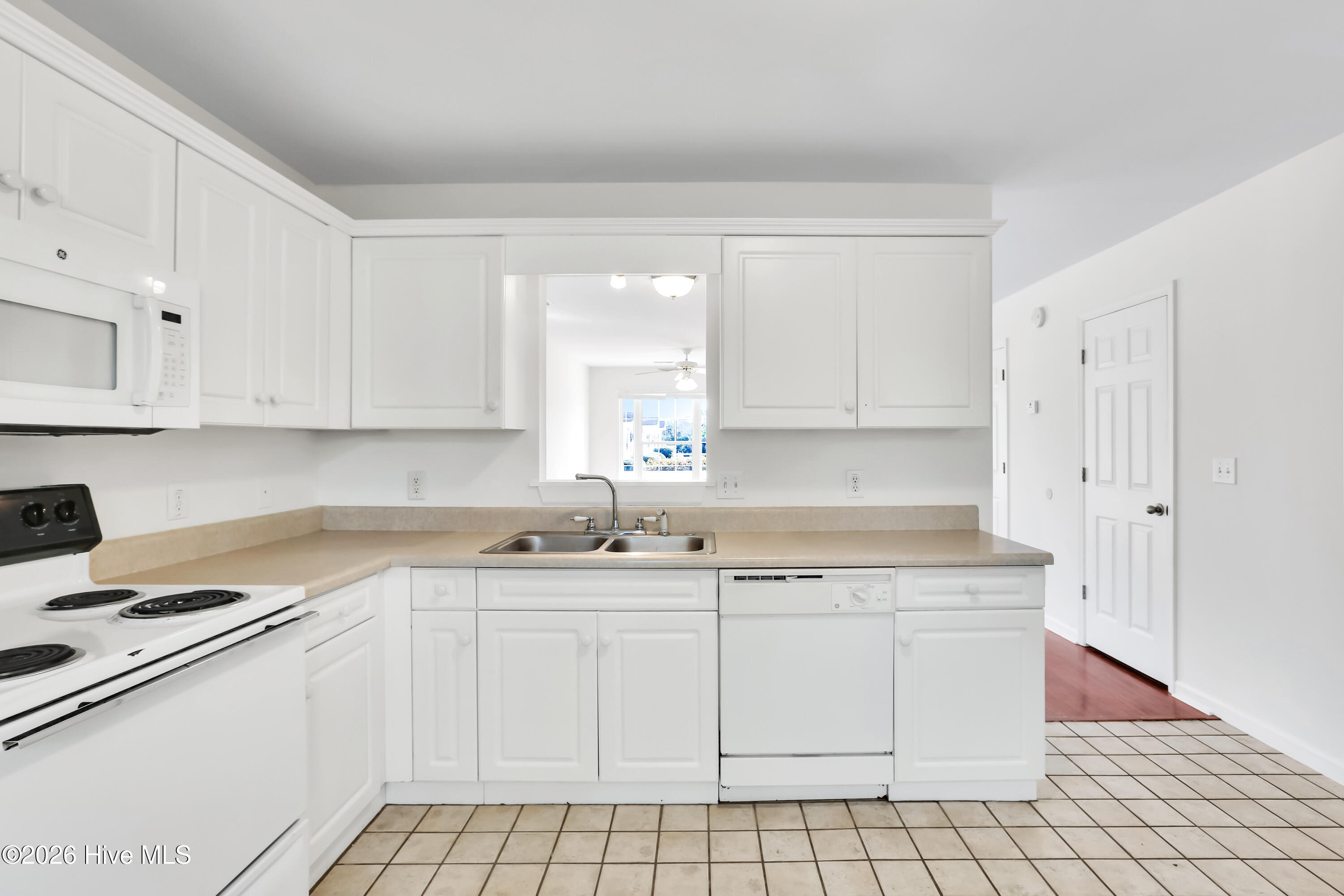 100551471 | Photo 14