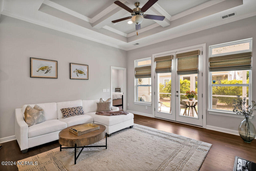 100537032 | Photo 12