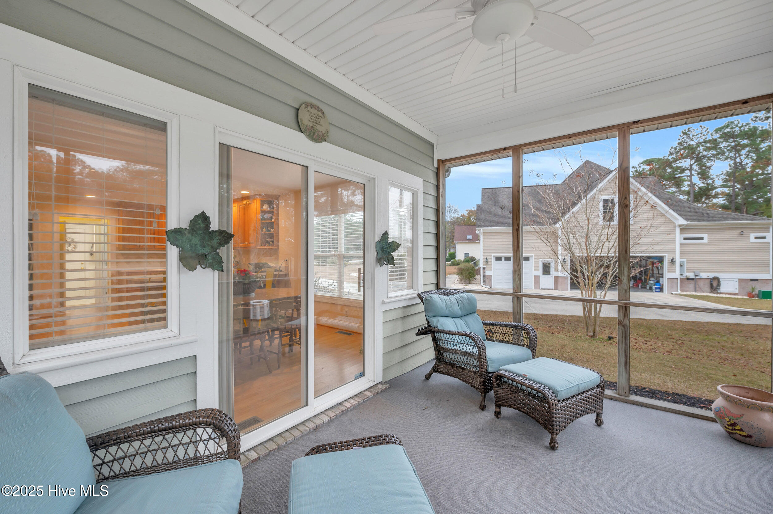 100542764 | Photo 38