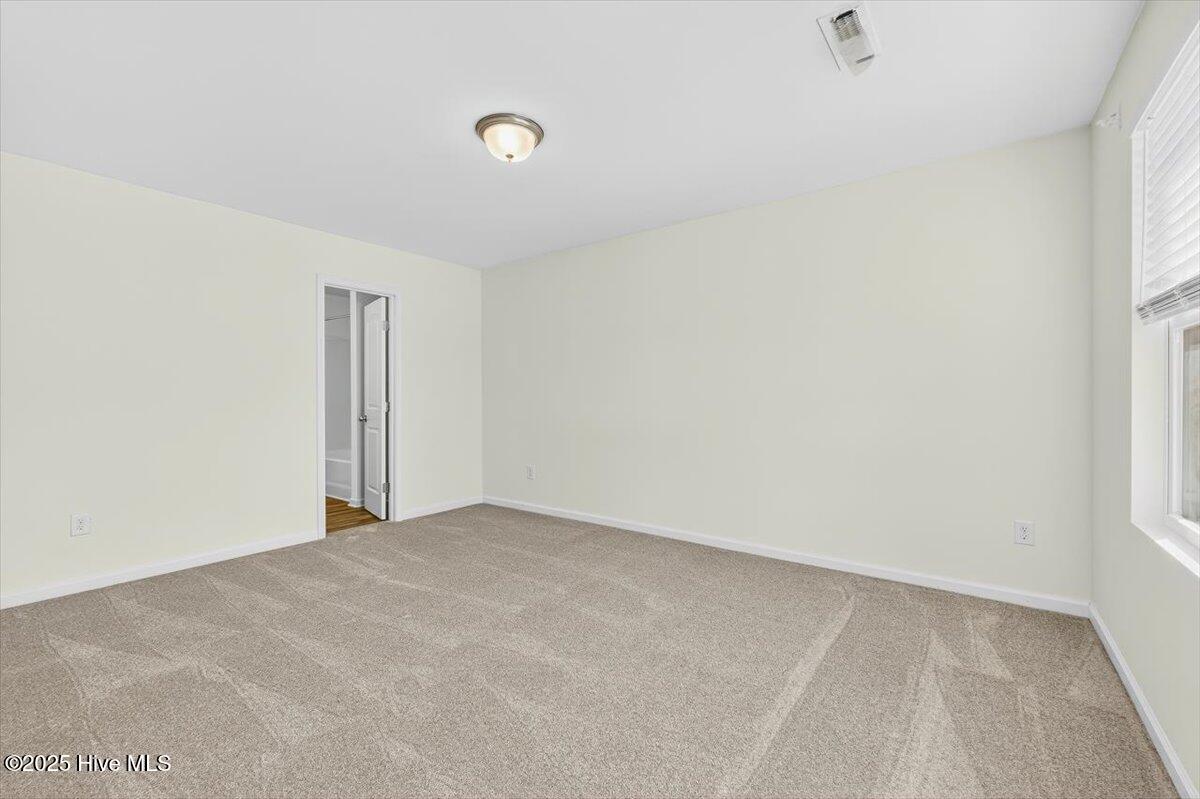 100540215 | Photo 32