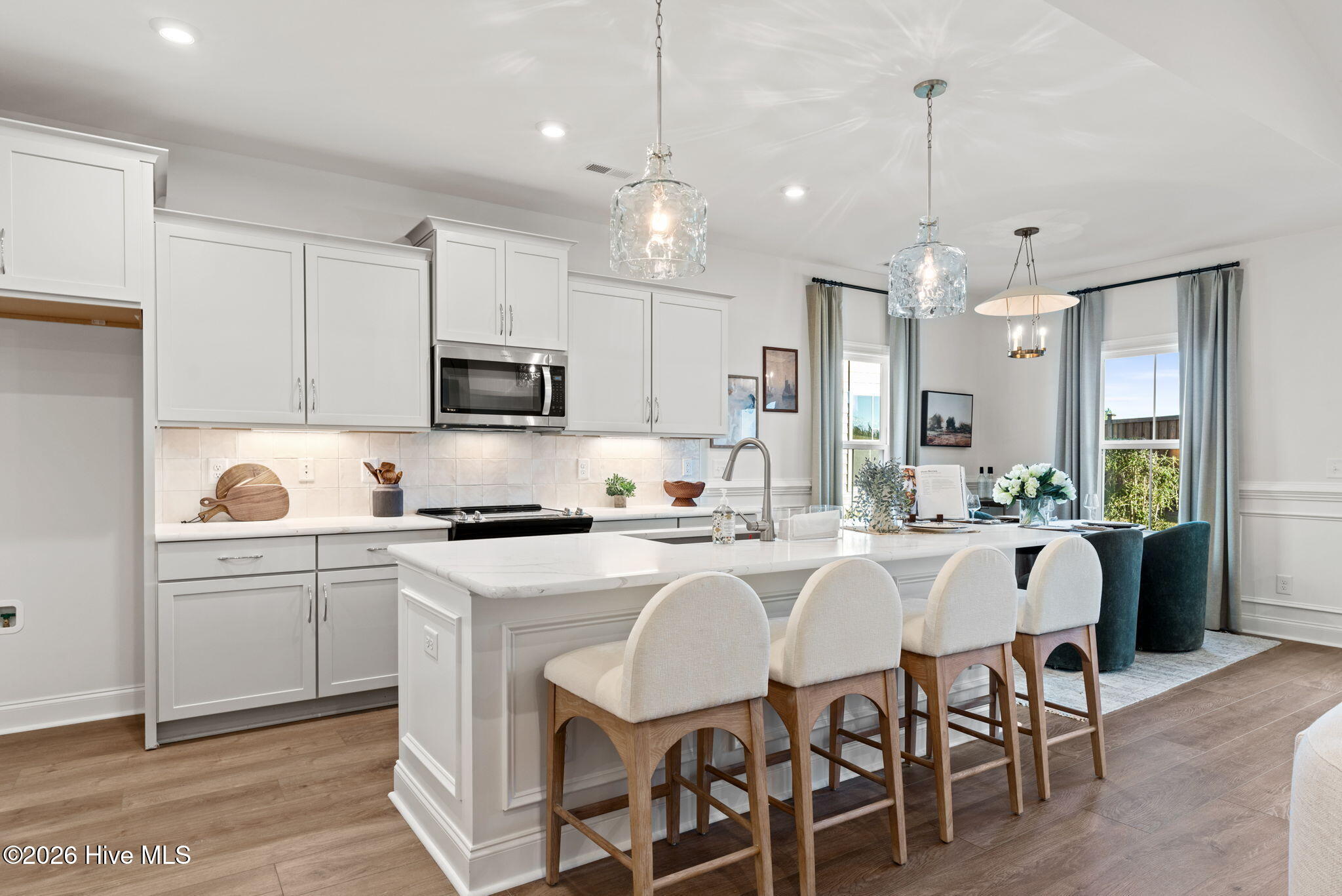 100558928 | Photo 13