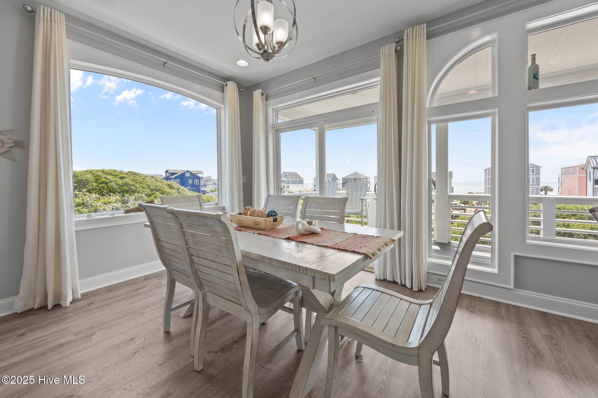 100506414 | Photo 24