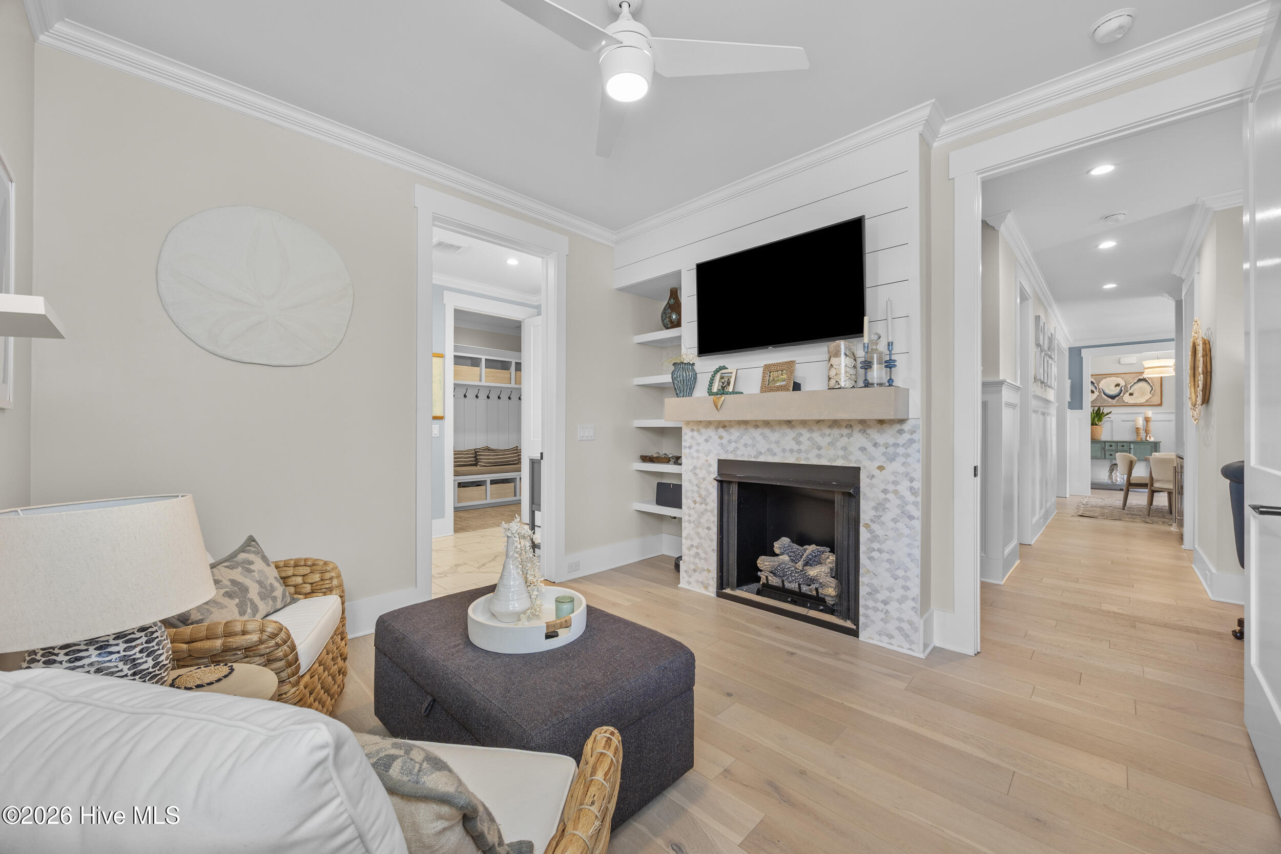 100527990 | Photo 43