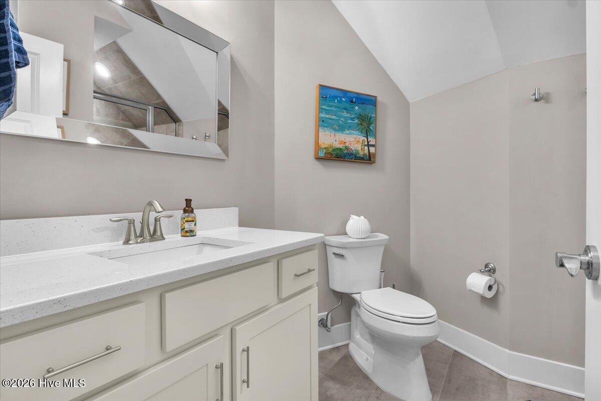 100558709 | Photo 66