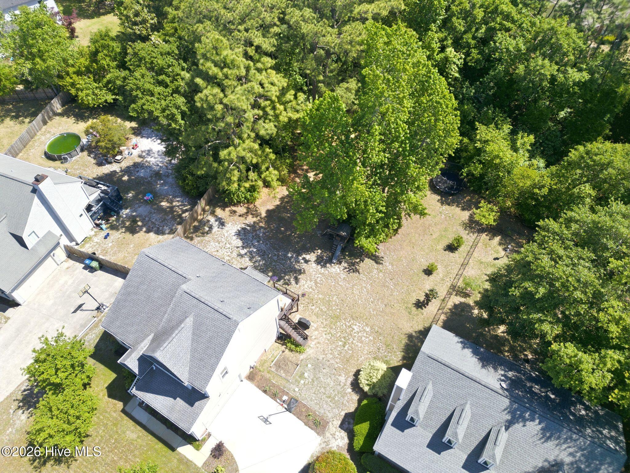 100568966 | Photo 75