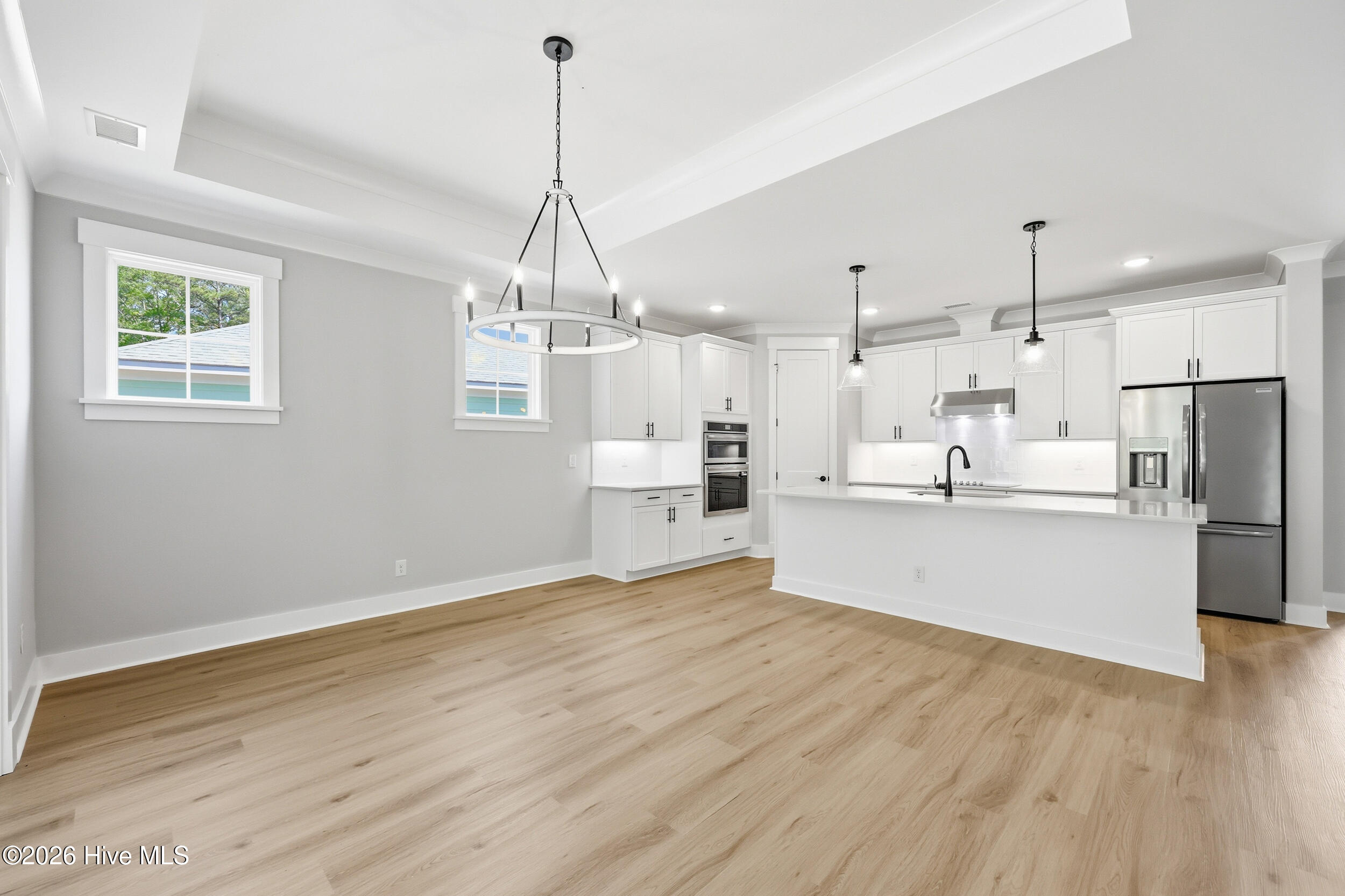 100551665 | Photo 13