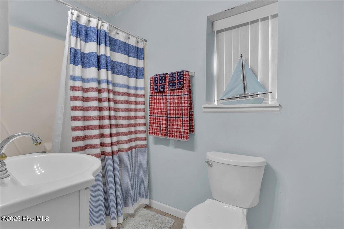 100535425 | Photo 22