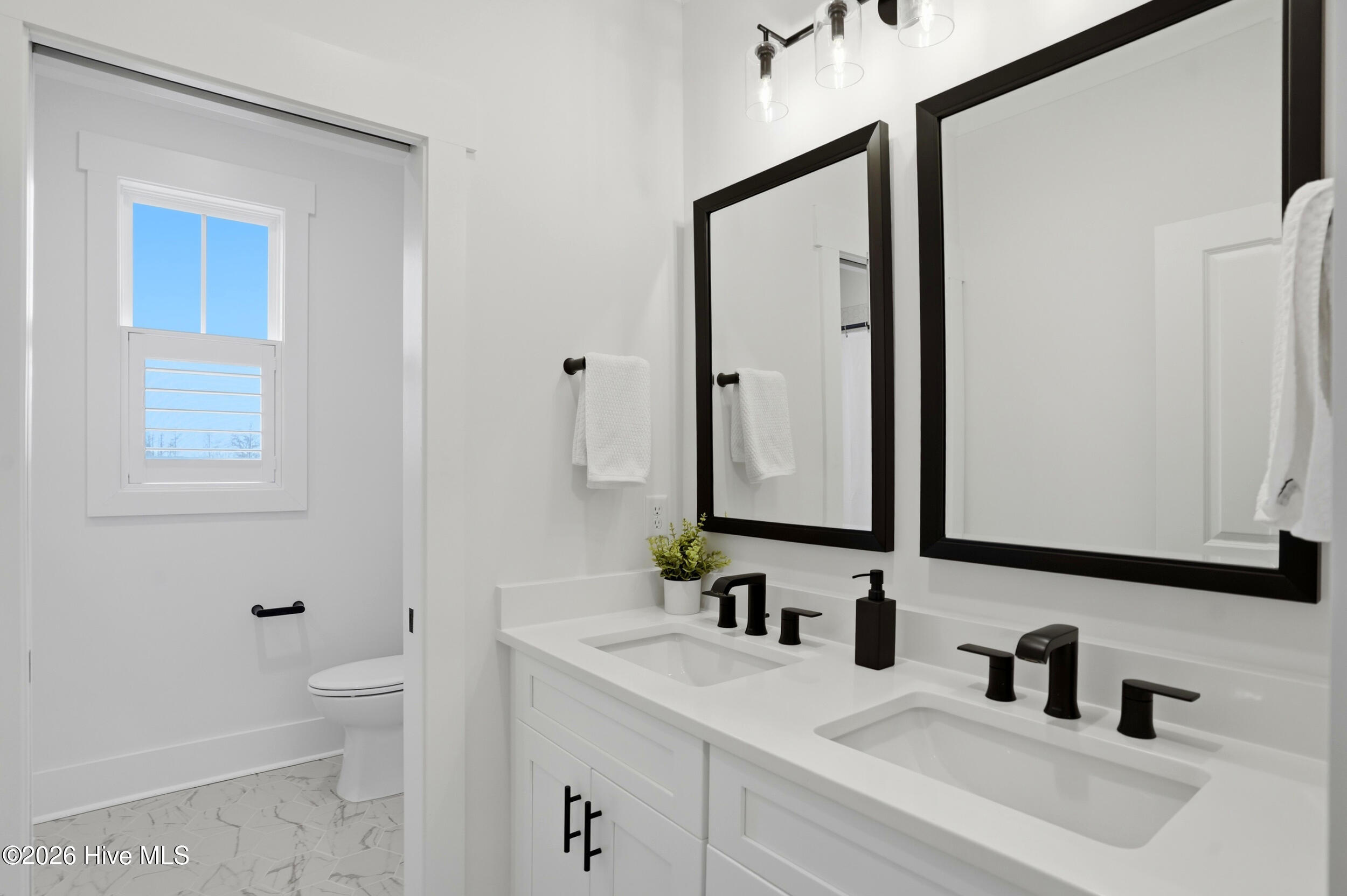 100559672 | Photo 31