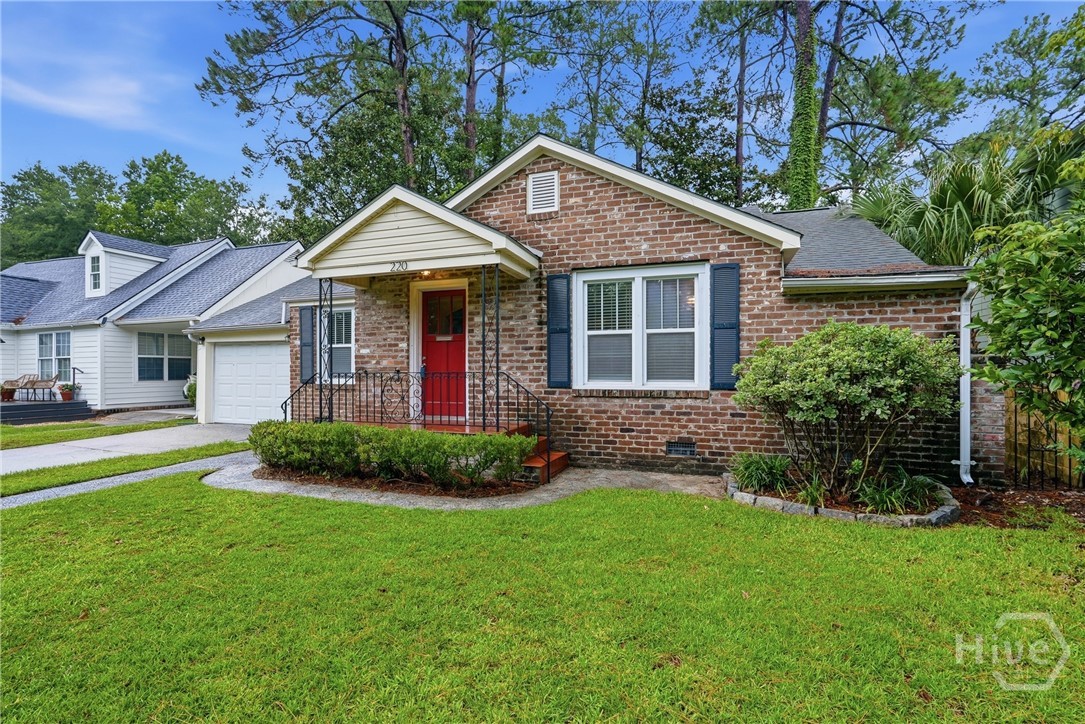 Photo 3 of Single family home for sale at 220 Columbus Dr, Savannah, GA 31405 | MLS# SA356628 | Listing updated on 2026-10-09
