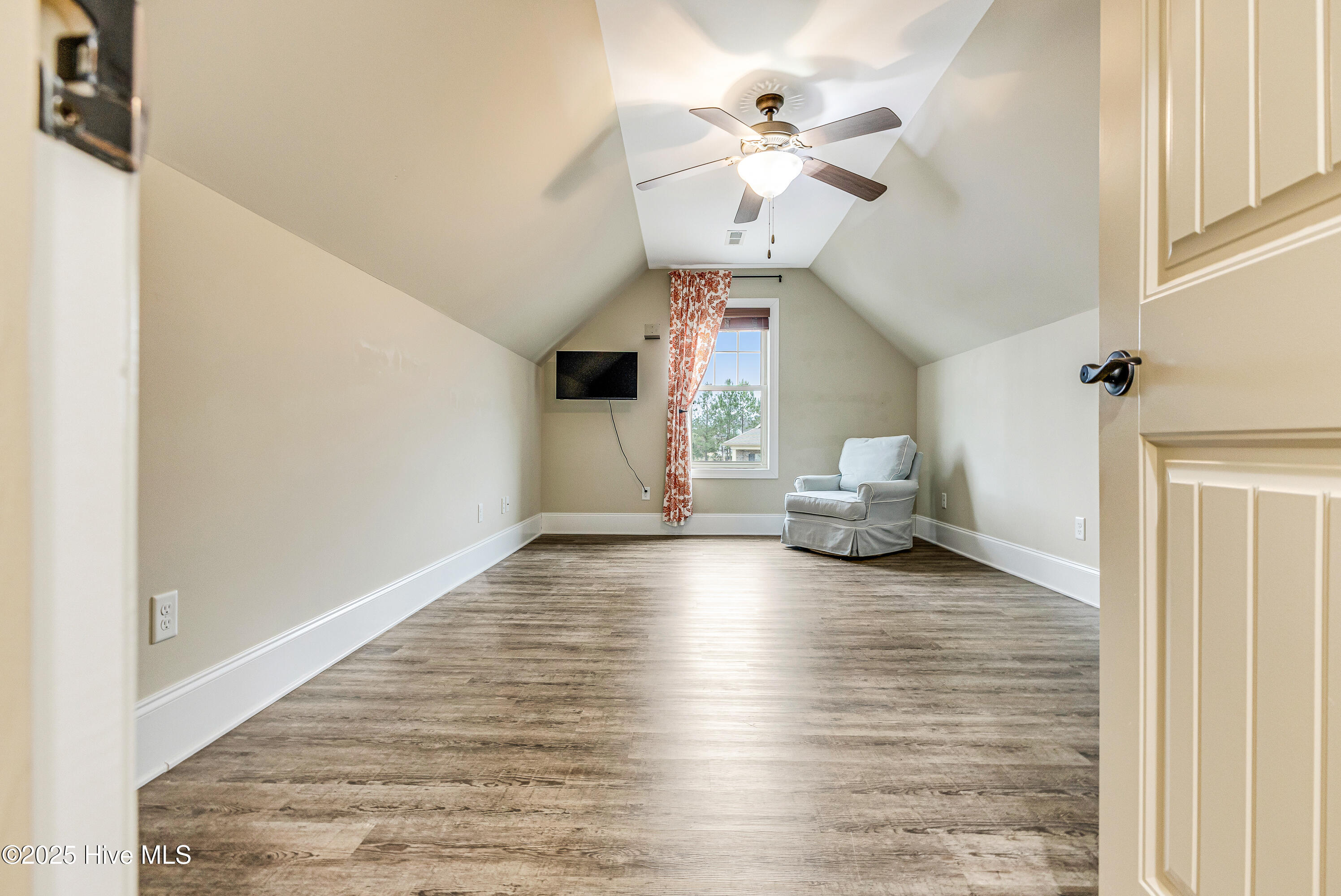 100546218 | Photo 41