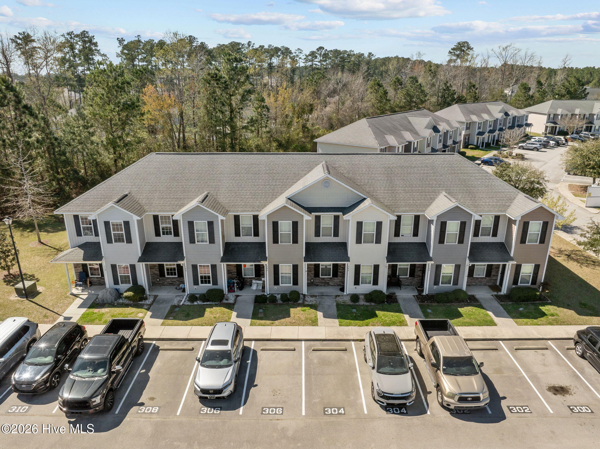 100564313 | Photo 30