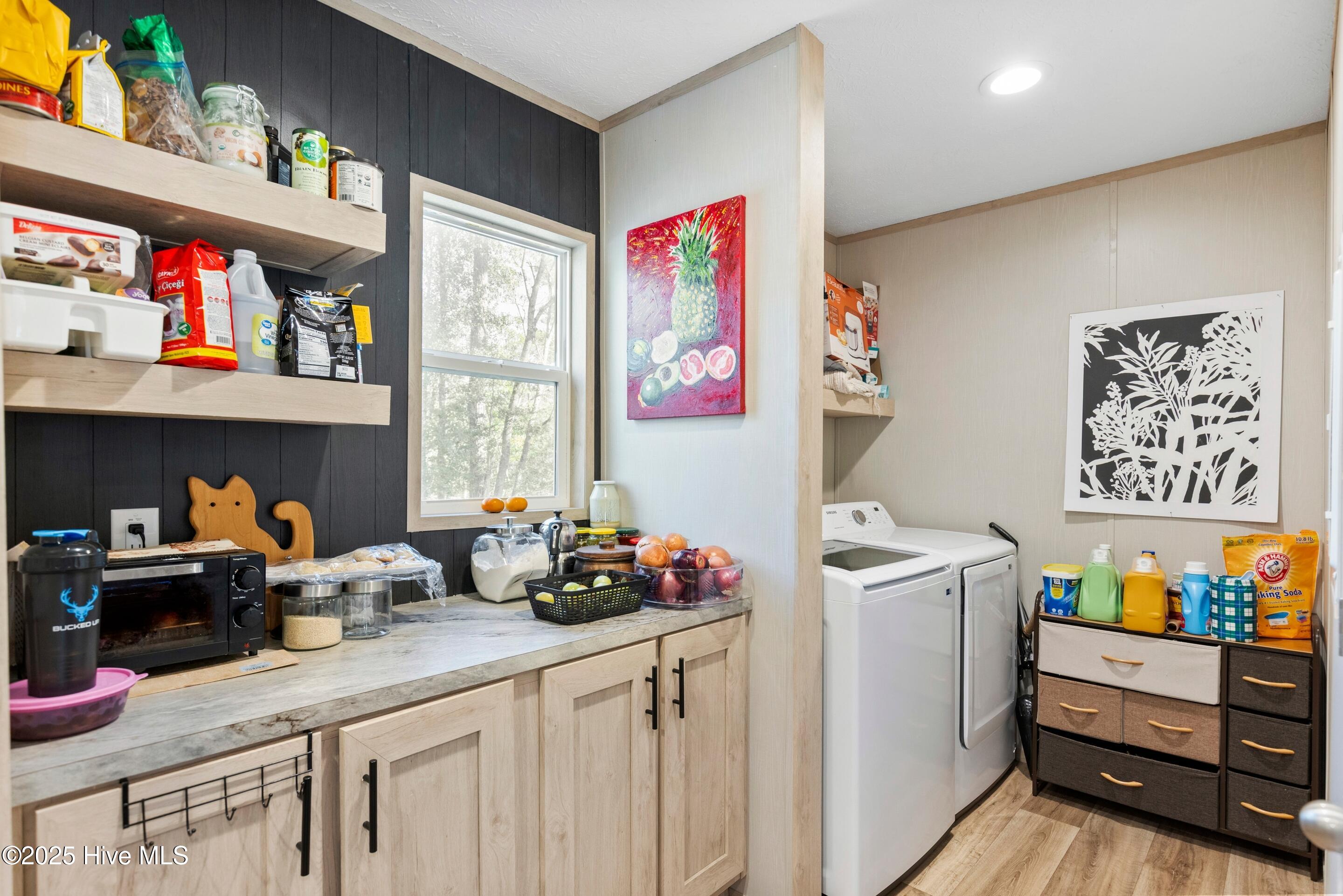 100542146 | Photo 15