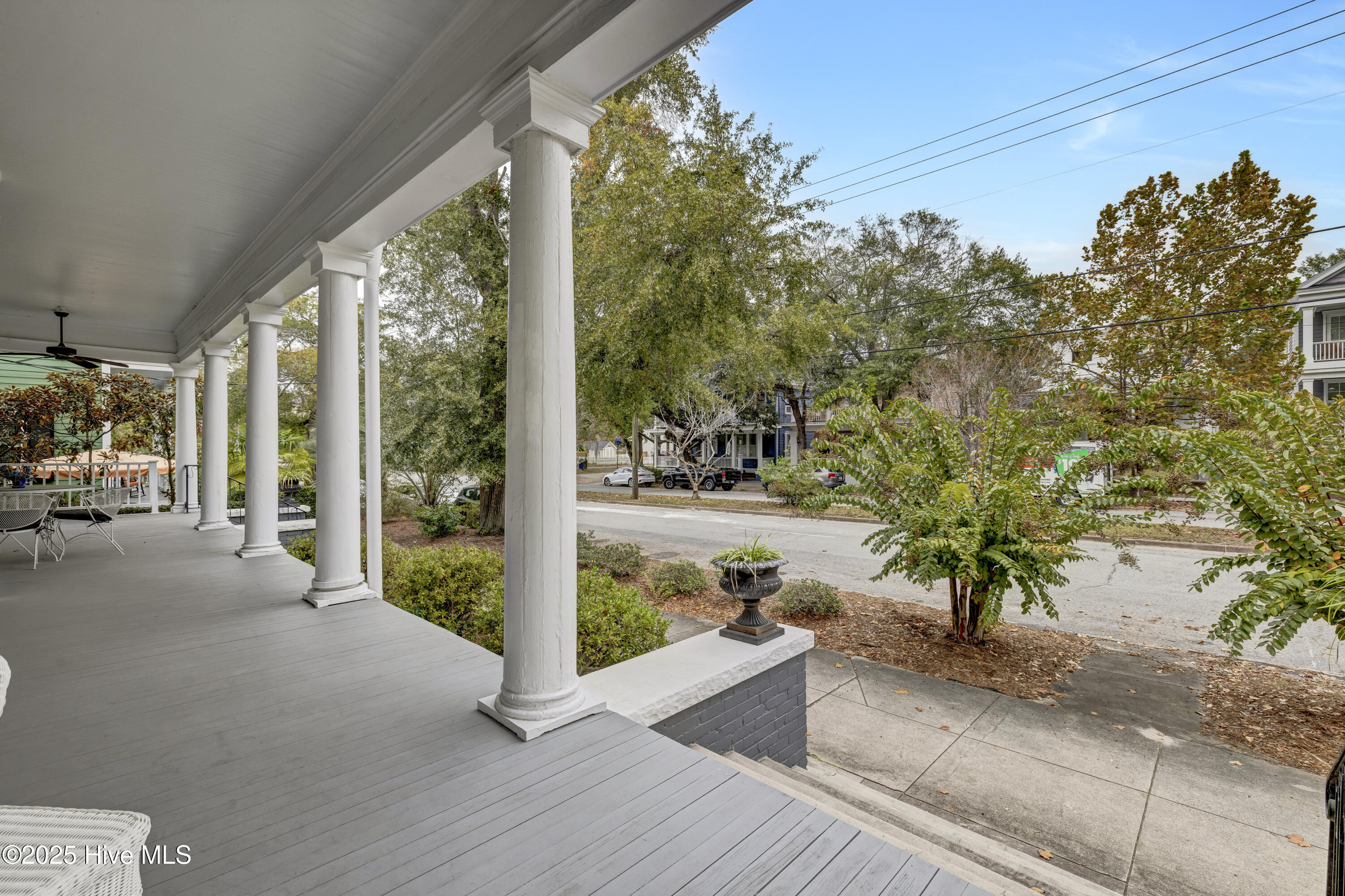 106 S 5th Avenue, Wilmington, NC 28401 – photo 5: Front Porch