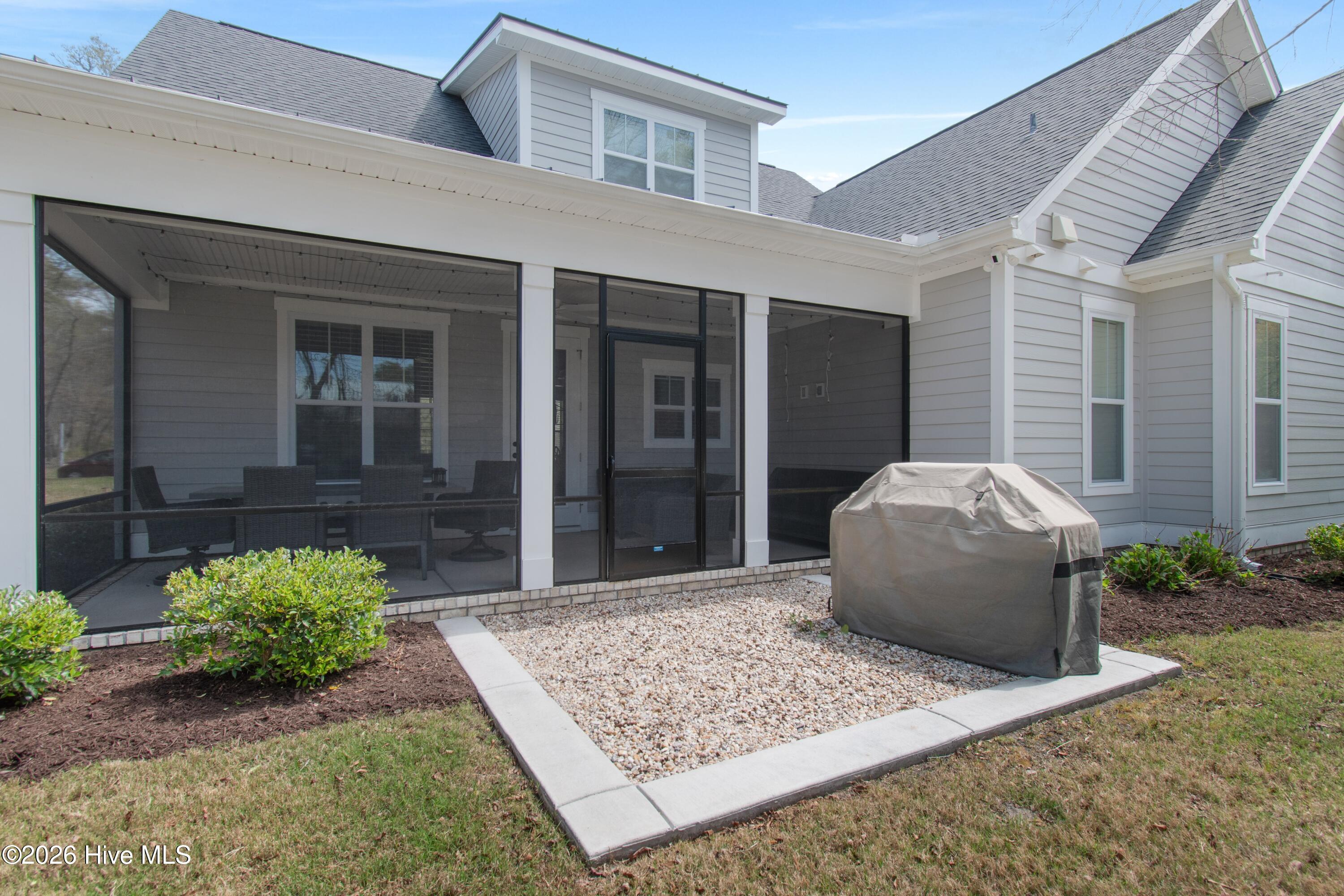 100565017 | Photo 56