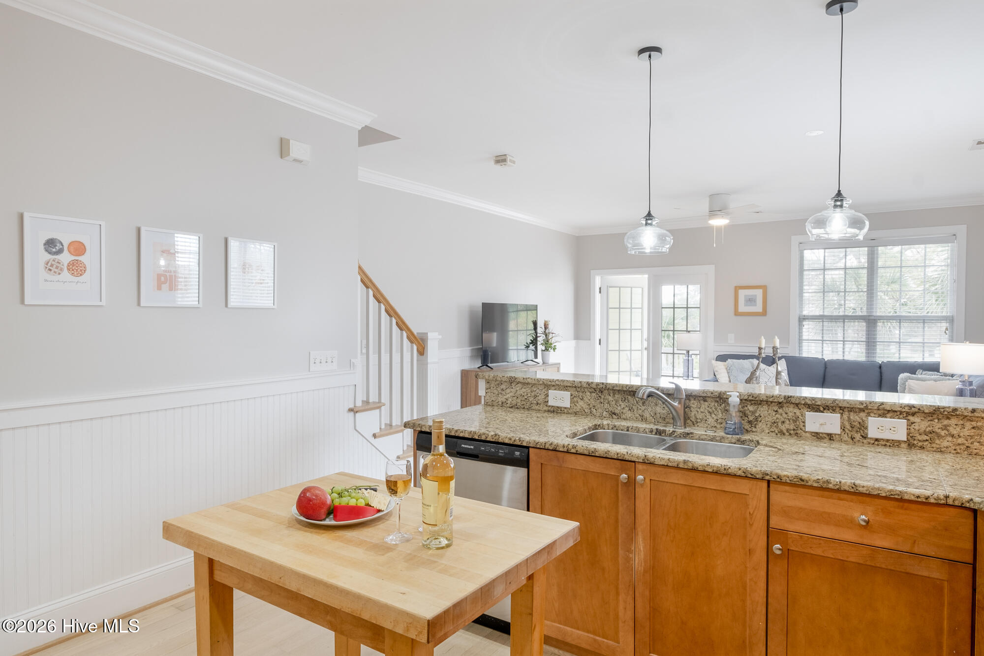 100557553 | Photo 17