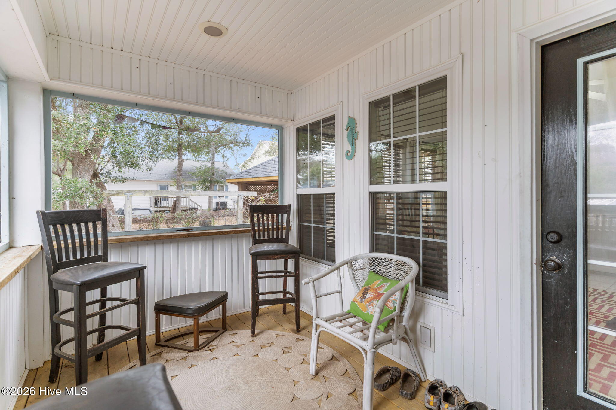 100556876 | Photo 36